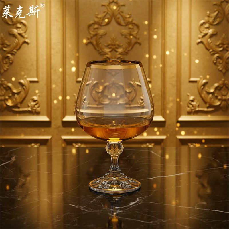 源头工厂直销无铅水晶酒具，涵盖红酒杯、醒酒器、白酒杯等套装，手工雕刻描金吧 KTV 商用及家庭聚会品鉴欧式高档无铅水晶高脚杯 undefined