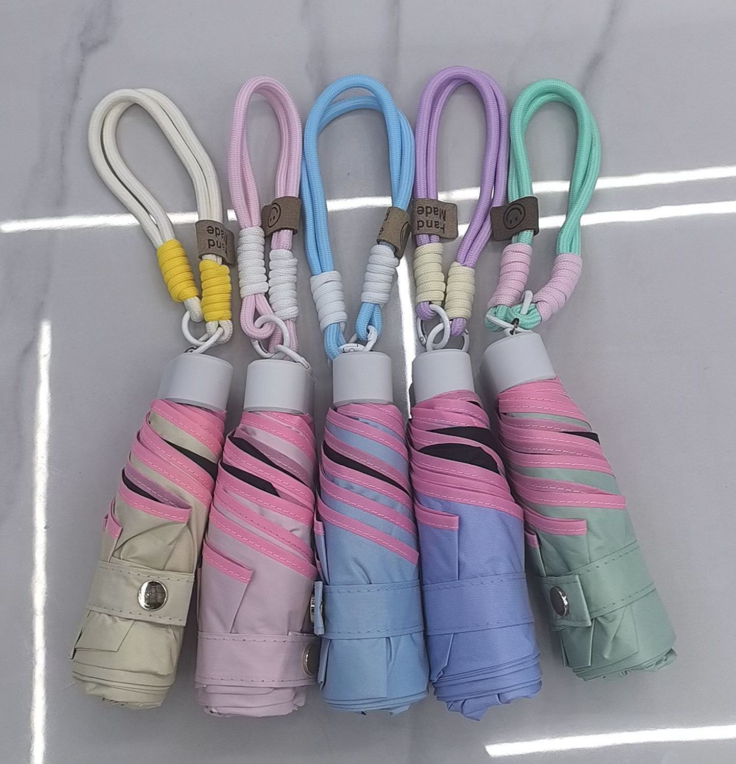 马卡龙色系卡片五折伞超轻超大手链创意设计防晒、晴雨双用雨伞 包包伞 折叠雨伞