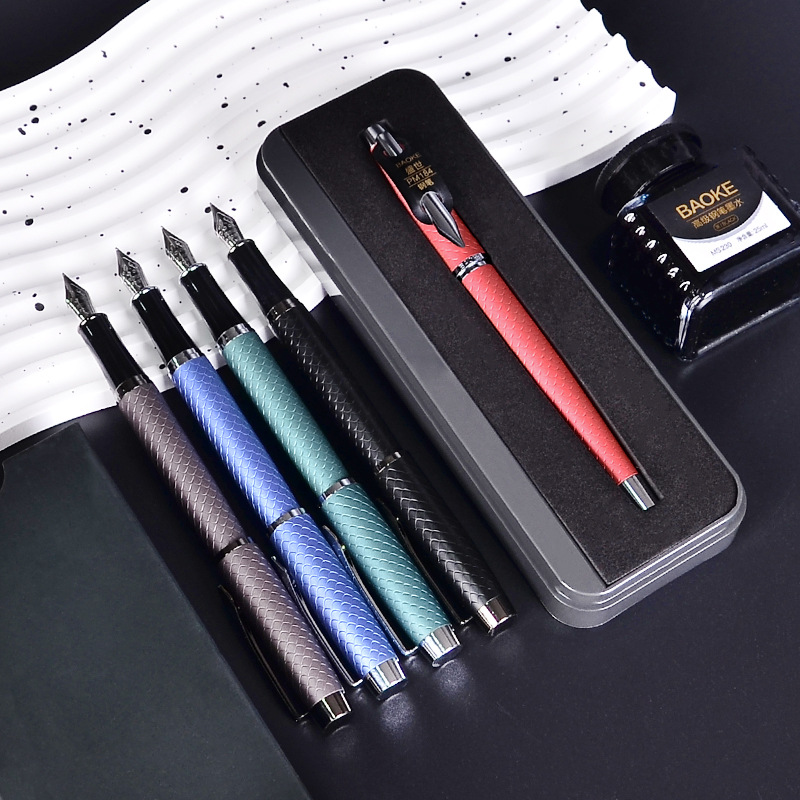 The PoK T21 signature ballpoint pen is a high-end metal rod signature carbon black business office pen that can print logos Specification image