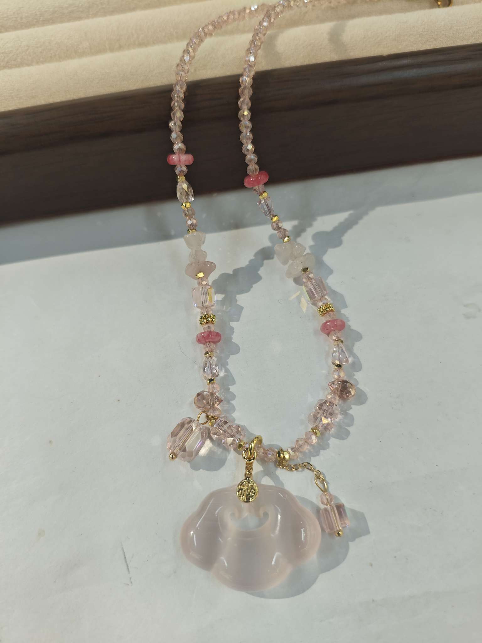 New style jewelry necklace, high-end and exquisite pink crystal Xiangyun lock necklace detail image 2