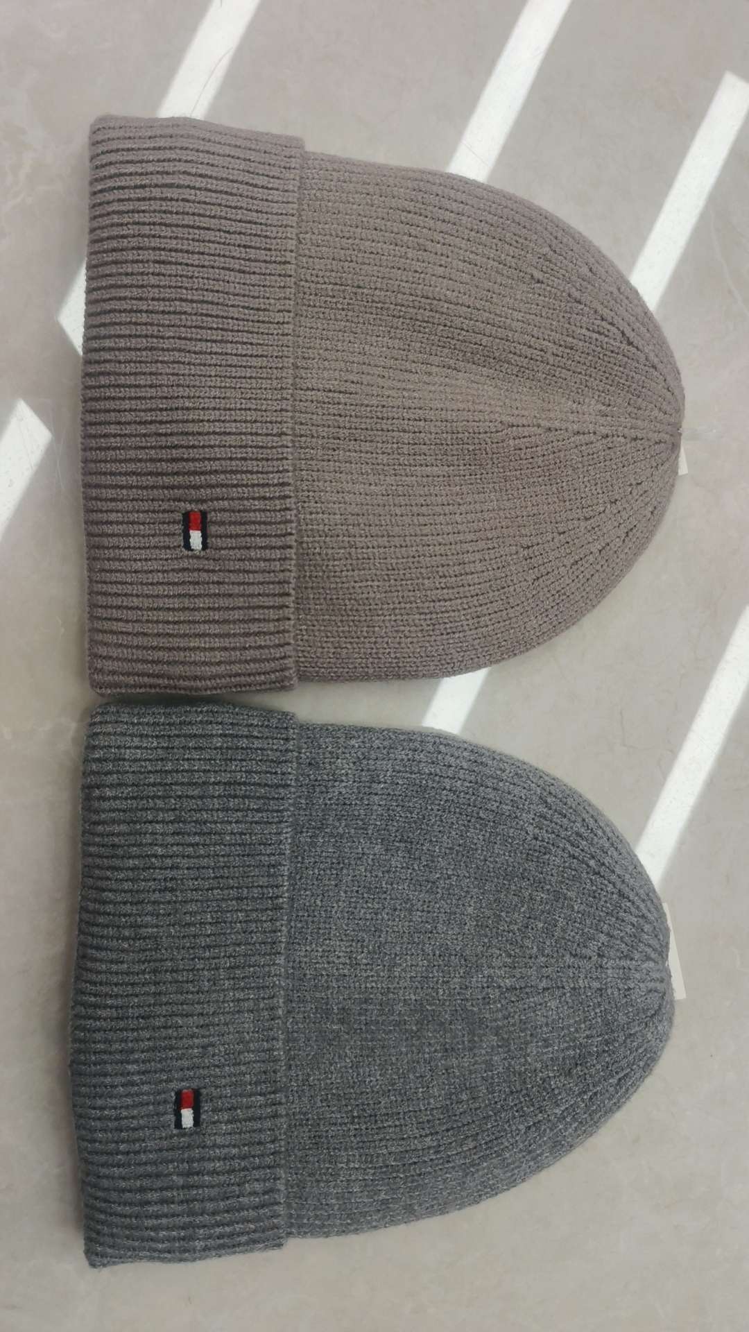 Autumn and winter warm knitted caps for both men and women, versatile woolen caps for cold protection and ear protection Application Scenario