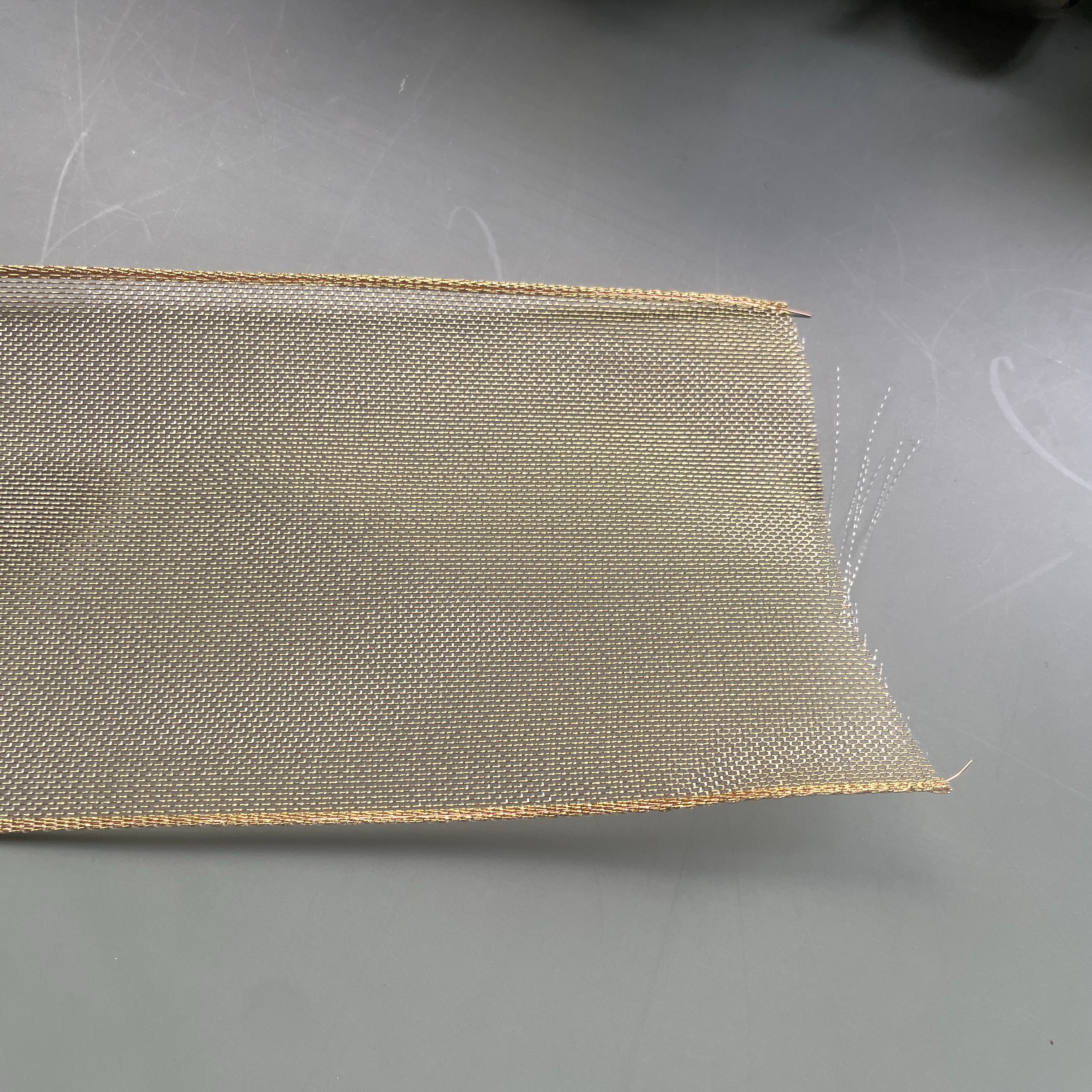 Item No. : 2390 Christmas Gift Packaging Decoration DIY Gold Mesh Webbing Christmas Iron Wire Tape 6.3cm Application Scenario