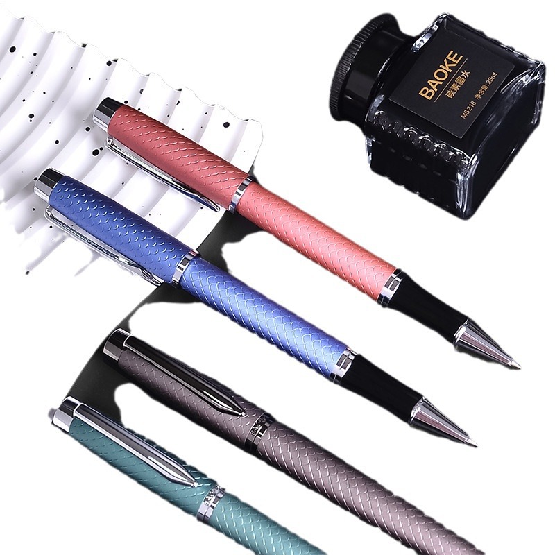 The PoK T21 signature ballpoint pen is a high-end metal rod signature carbon black business office pen that can print logos Item Picture