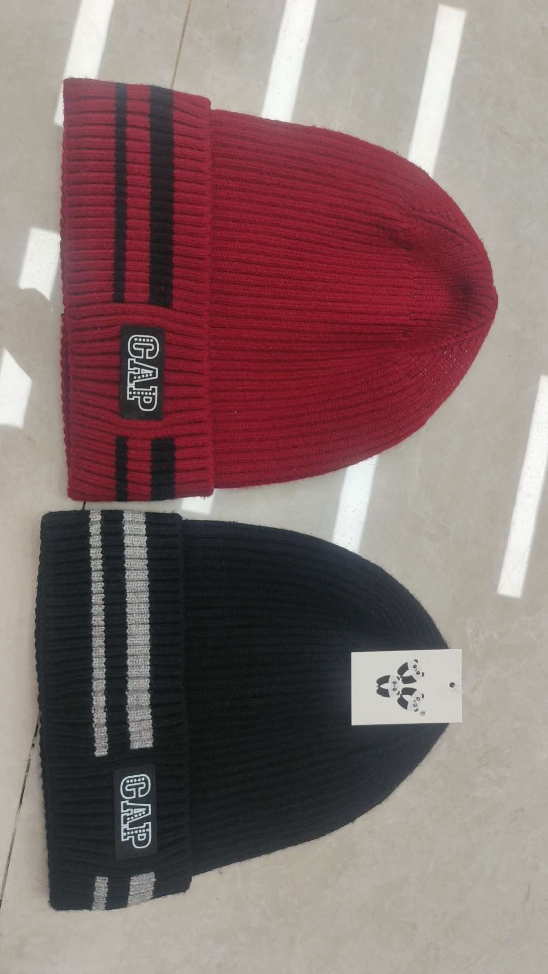 Autumn and winter warm knitted caps for both men and women, versatile woolen caps for cold protection and ear protection details Picture