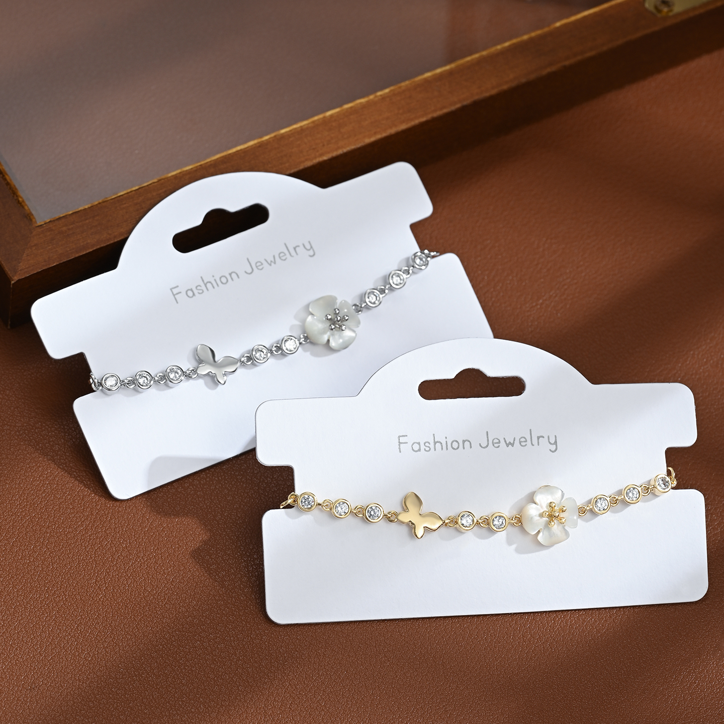 Pulsera de flores de lujo ligero exquisita y versátil para regalar a la novia