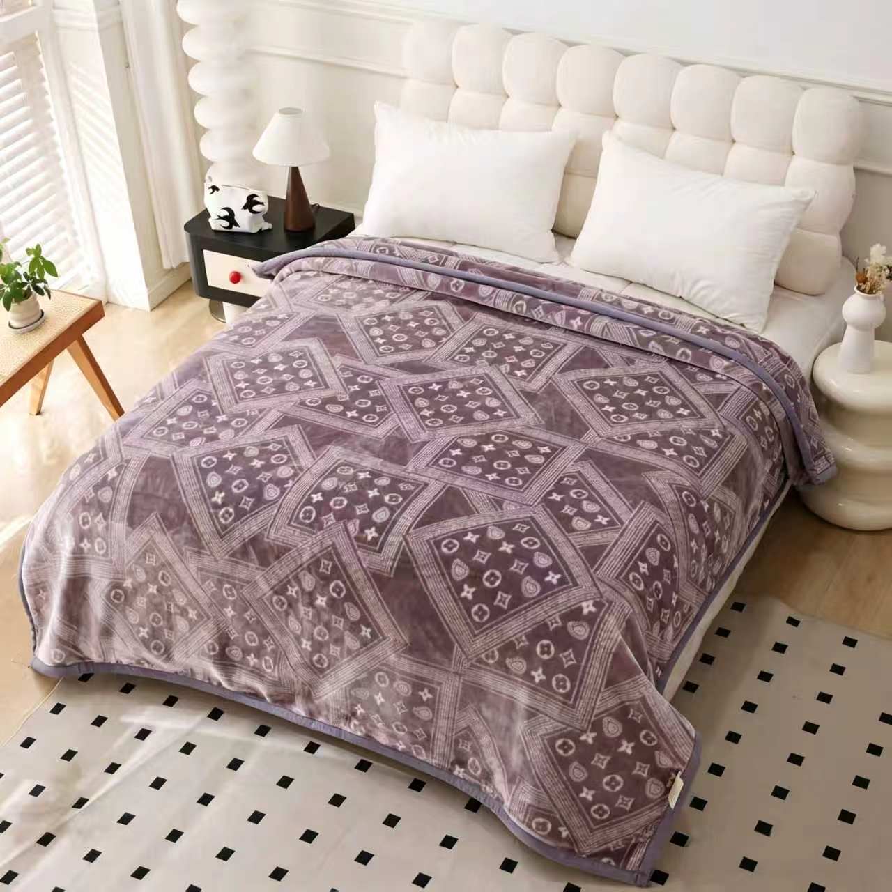 2026 New style mink fleece casual children's blanket, infant cloud children's blanket, cartoon air-conditioned baby thickened small cover blanket, student blanket, Christmas season blanket Specification image