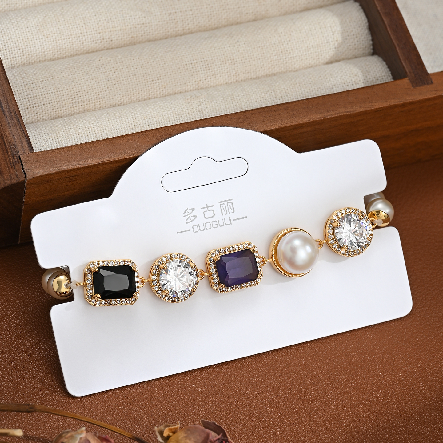 Pulsera ligera de lujo estilo medio regalo para novia exquisita y versátil