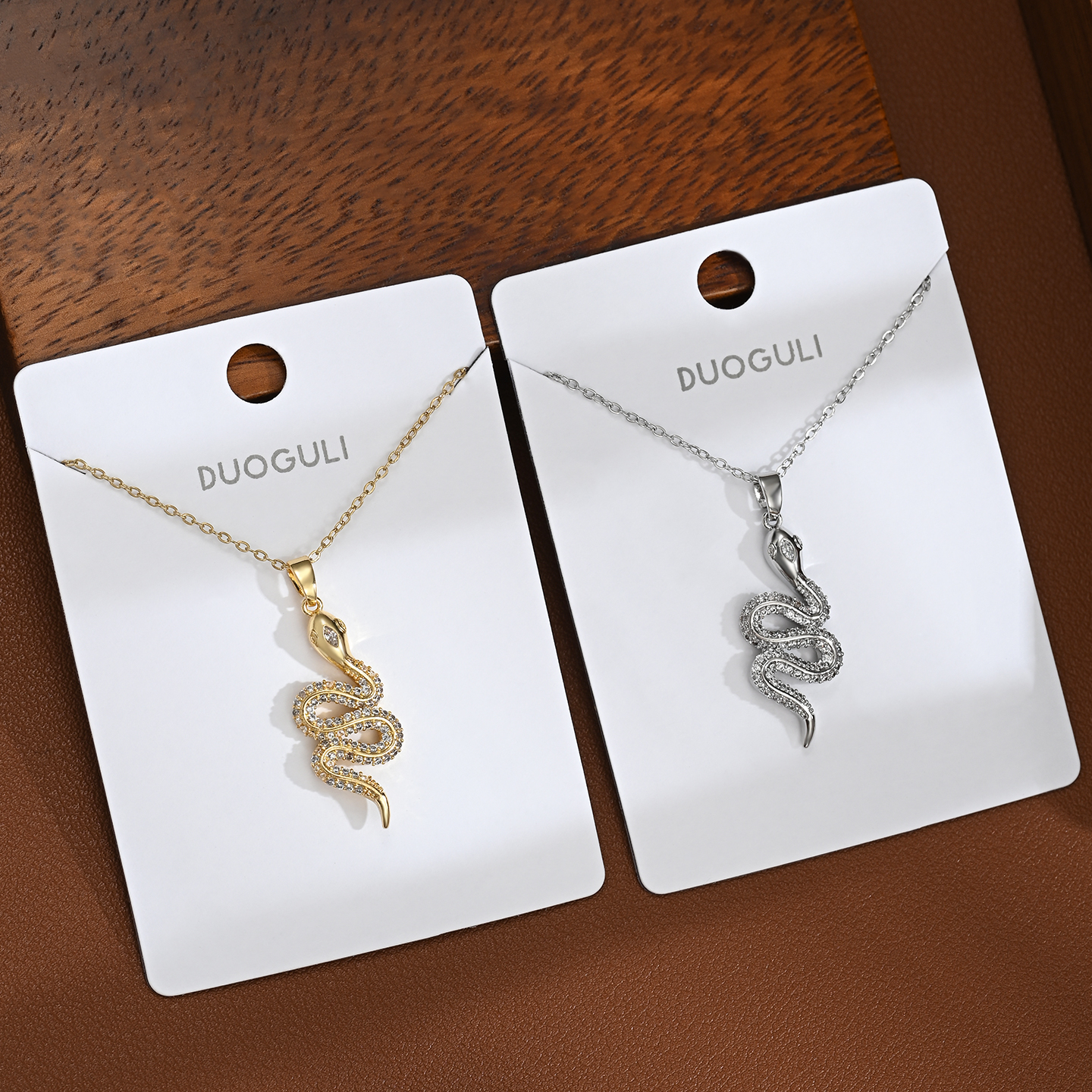 Nuevo nicho de diseño sentido personalidad serpiente collar moda versátil para las mujeres
