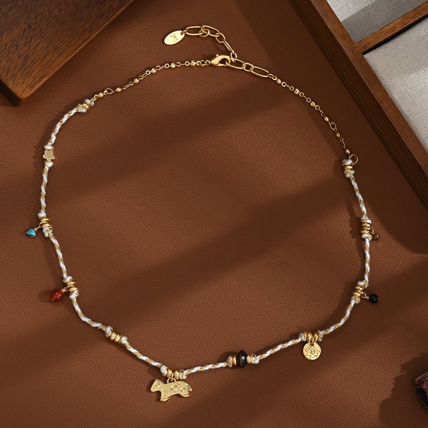 وهناك العديد من الخيول الصغيرة Item Picture