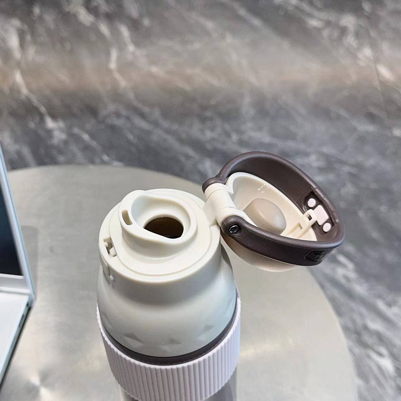 Portable portable sports kettle 700ML detail image 4