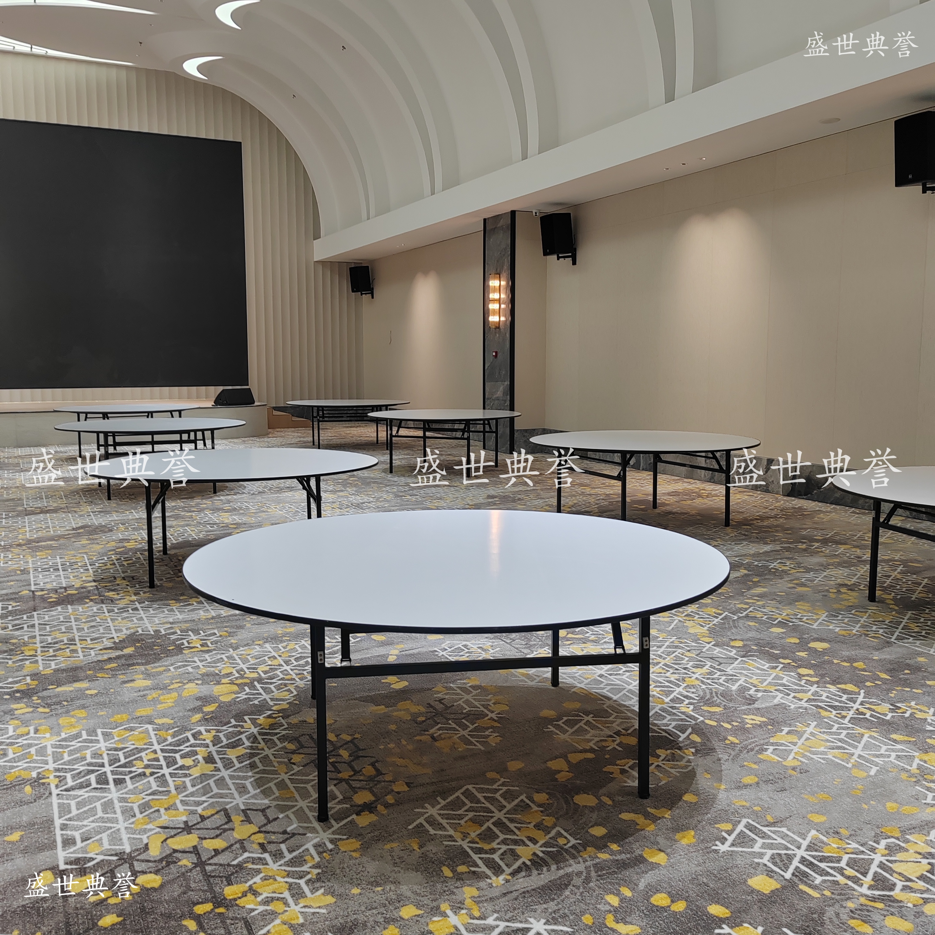 Suzhou International Conference Center, catering furniture, hotel banquet hall, folding table, Banquet center, 2-meter round table for wedding banquets