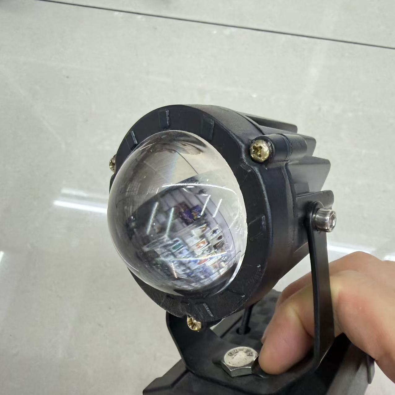 Automobile LED lights, truck spotlights, searchlights, focused yellow daytime running lights, strobe lights, focused lights pic 1