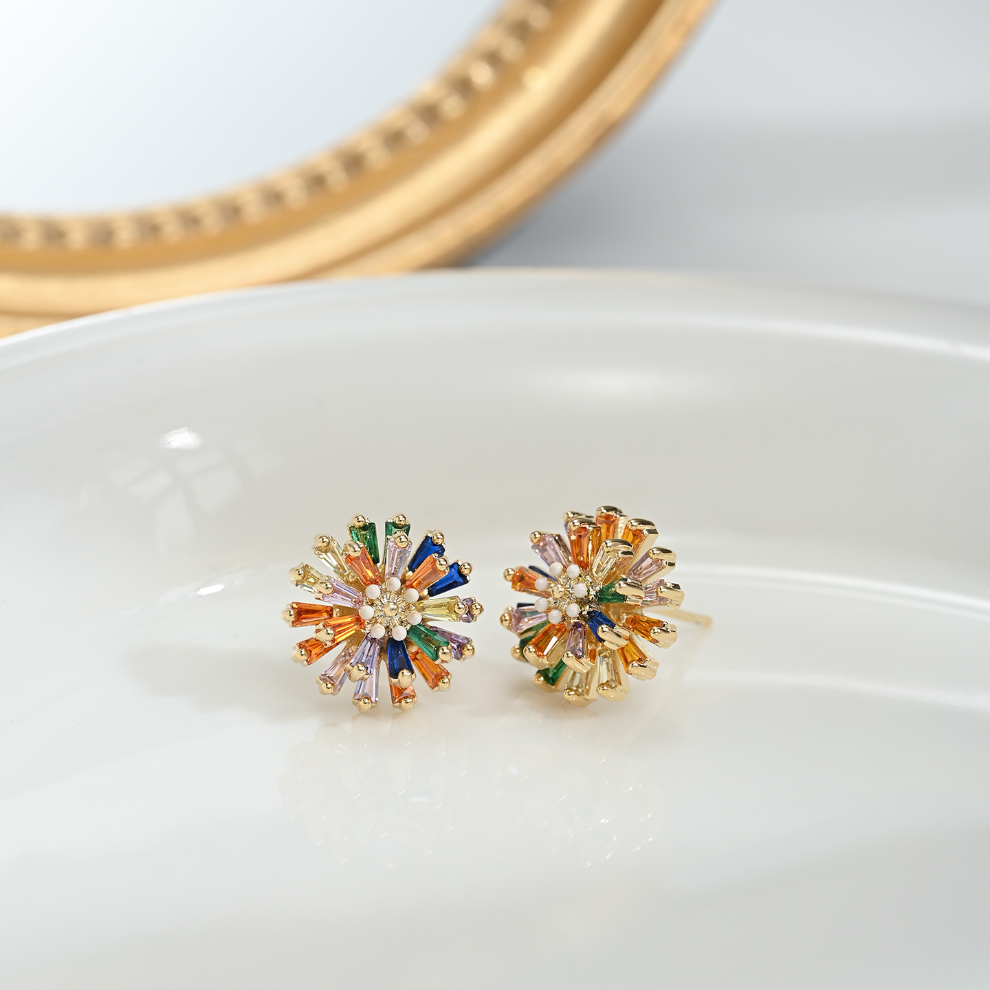 The European and American personalized colorful firework stud earrings feature a fashionable and high-end design, making them versatile for commuting details Picture