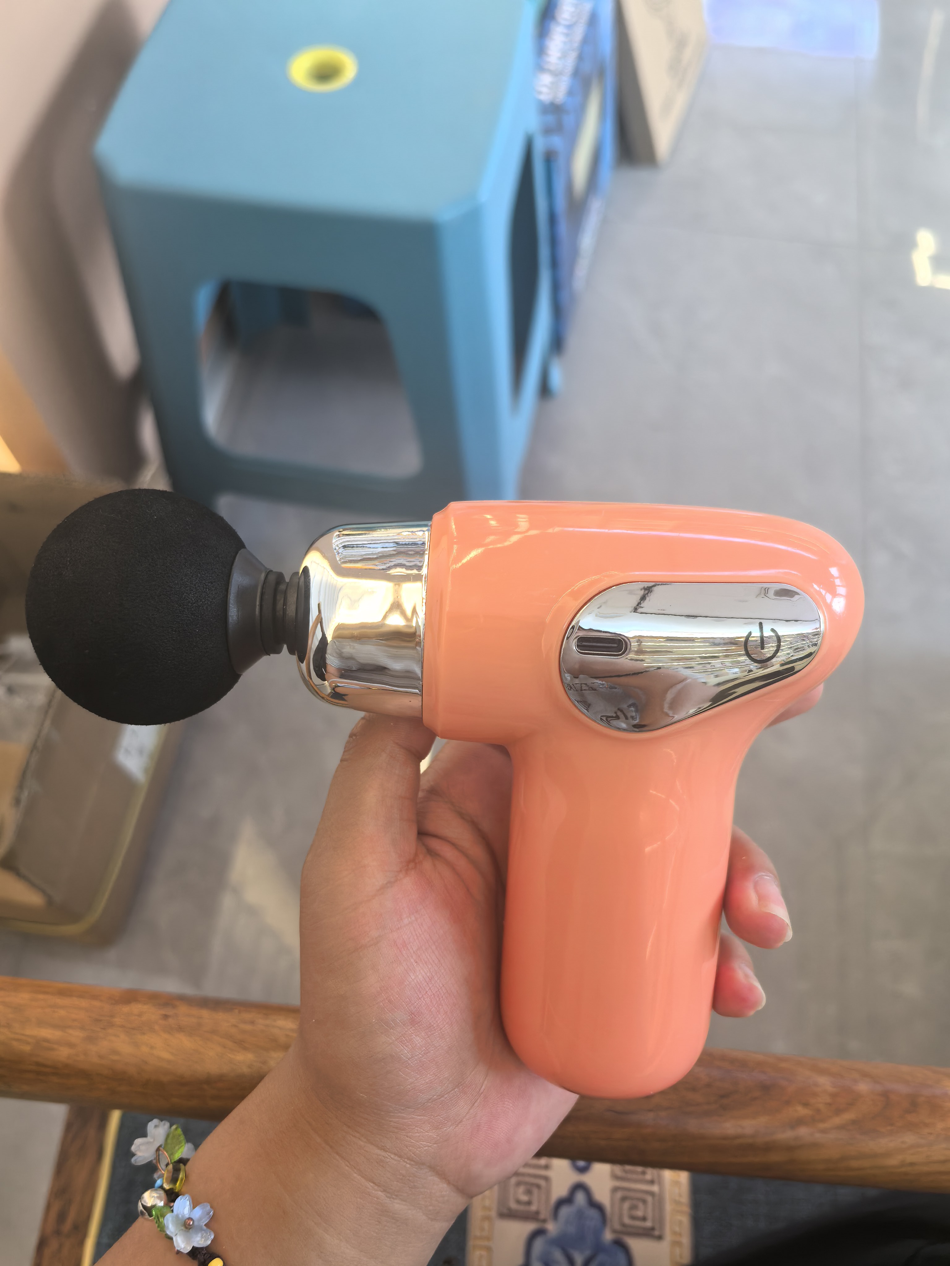 迷你筋膜枪 按摩器马卡老颜色很好看的静音模式