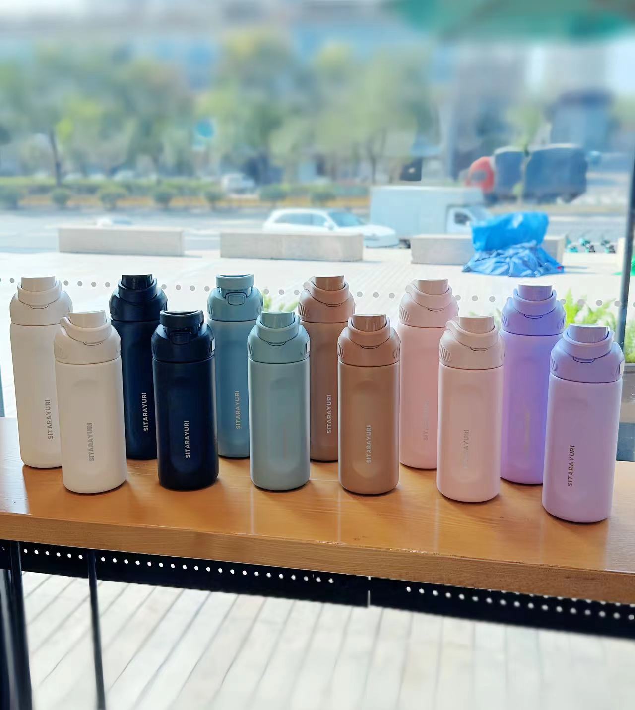 Flip-top handle sports cup 580ML details Picture