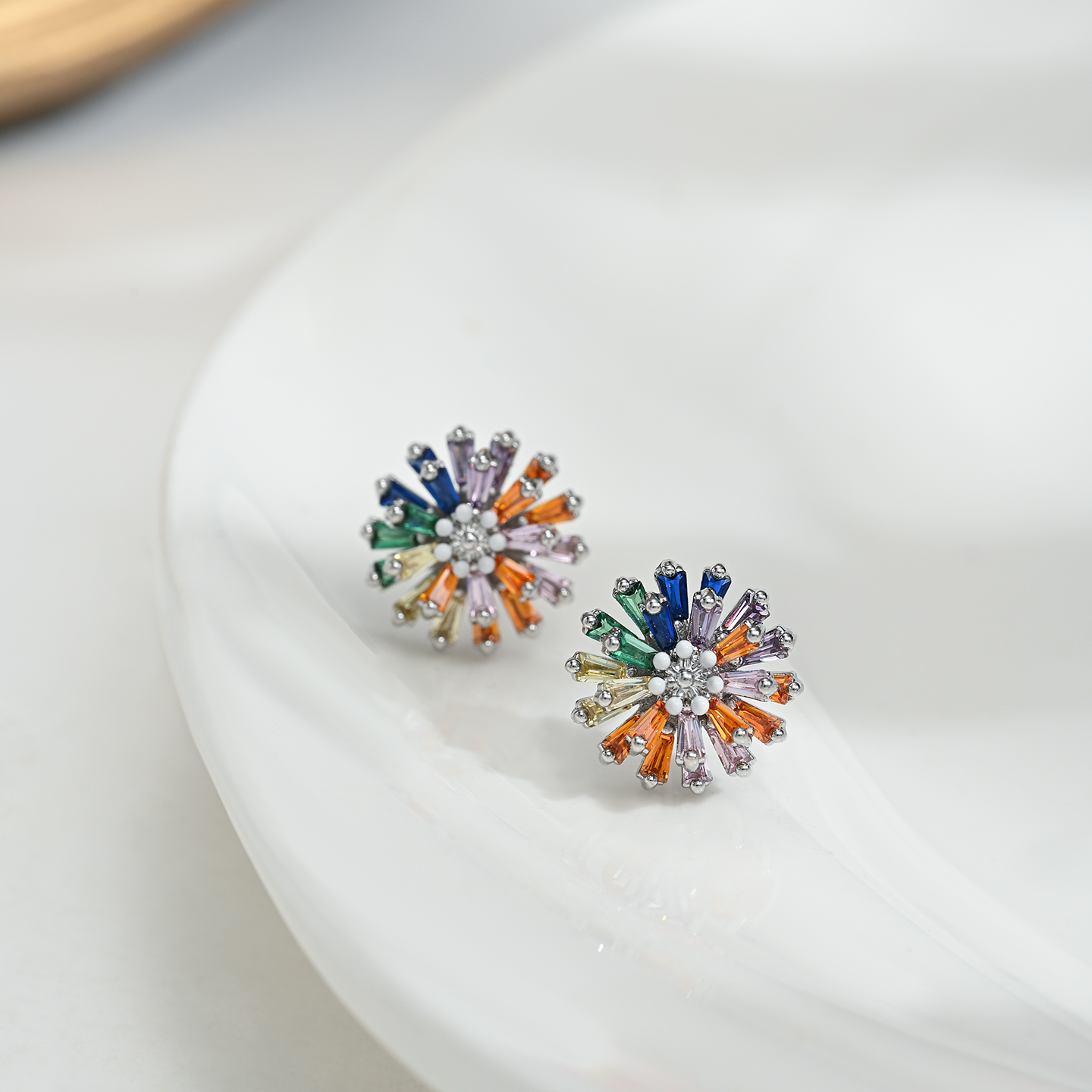 The European and American personalized colorful firework stud earrings feature a fashionable and high-end design, making them versatile for commuting Application Scenario