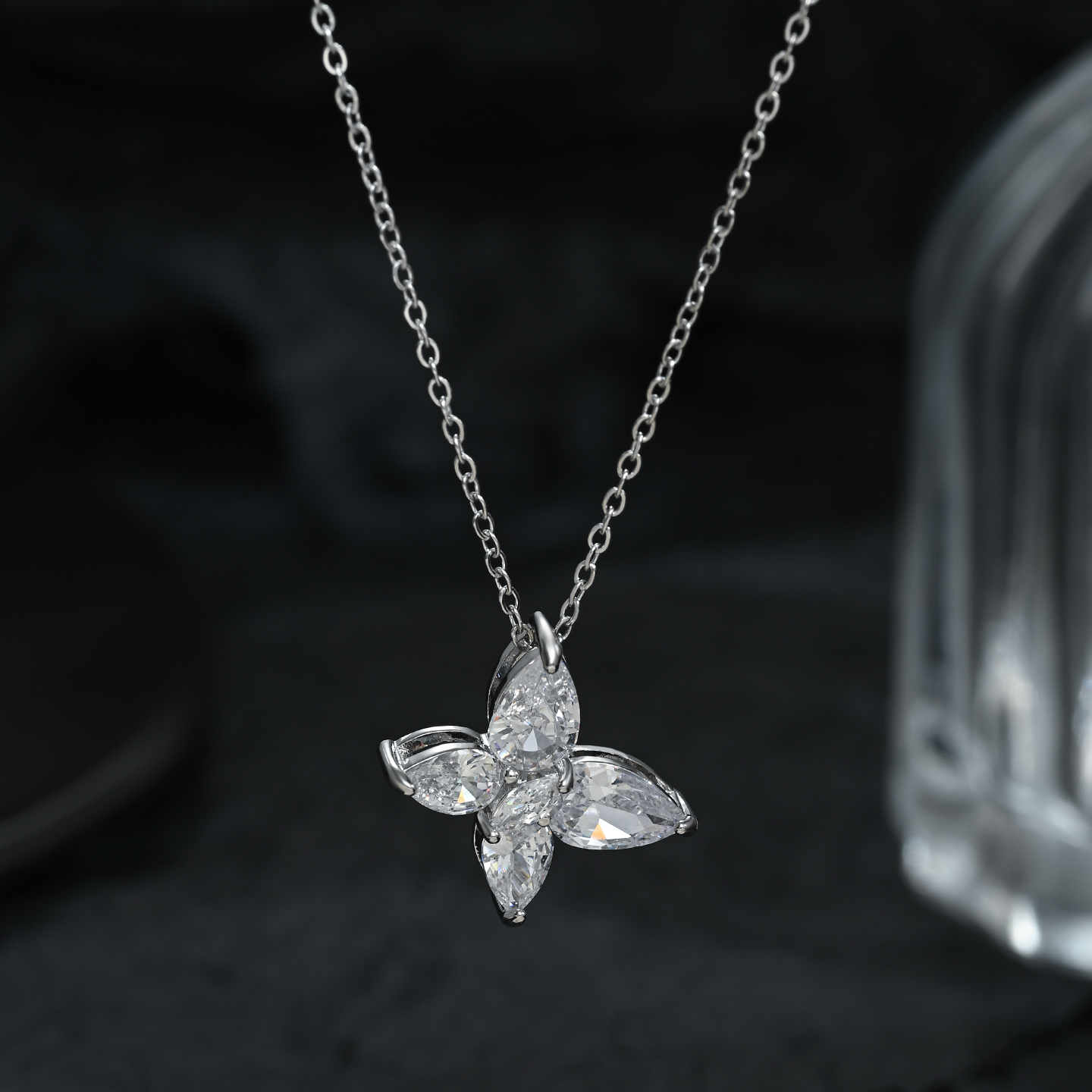Collar de estilo mariposa de lujo clásico para mujeres premium sense regalo para novia details Picture