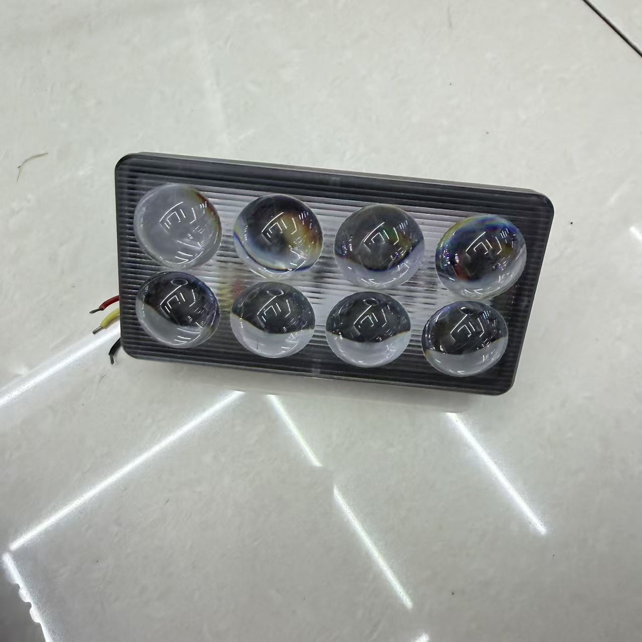 Automobile LED lights, truck spotlights, searchlights, focused yellow daytime running lights, strobe lights, focused lights pic 2