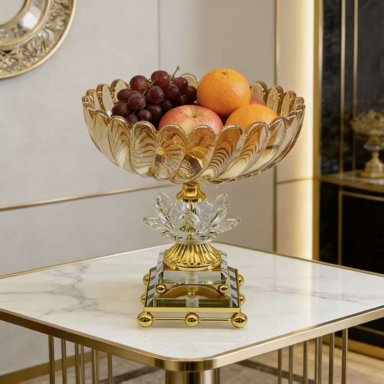 Light luxury crystal glass fruit plate, European-style high-end living room coffee table, fruit plate with creative petal-shaped high legs Item Picture
