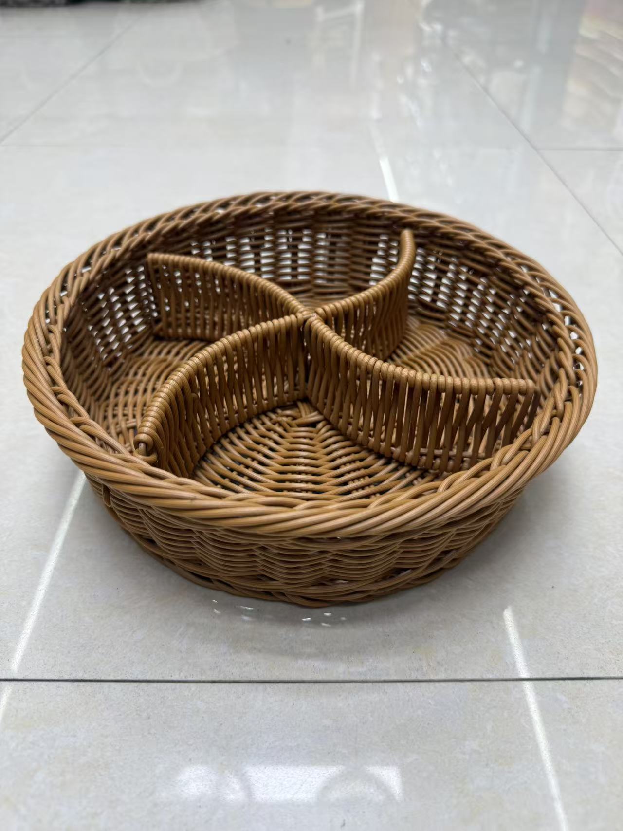 أسطوانات مصنوعة من اللبلاب محصورة من أربع أطباق من الحلويات المنزلية مصنوعة من الحلويات Specification image