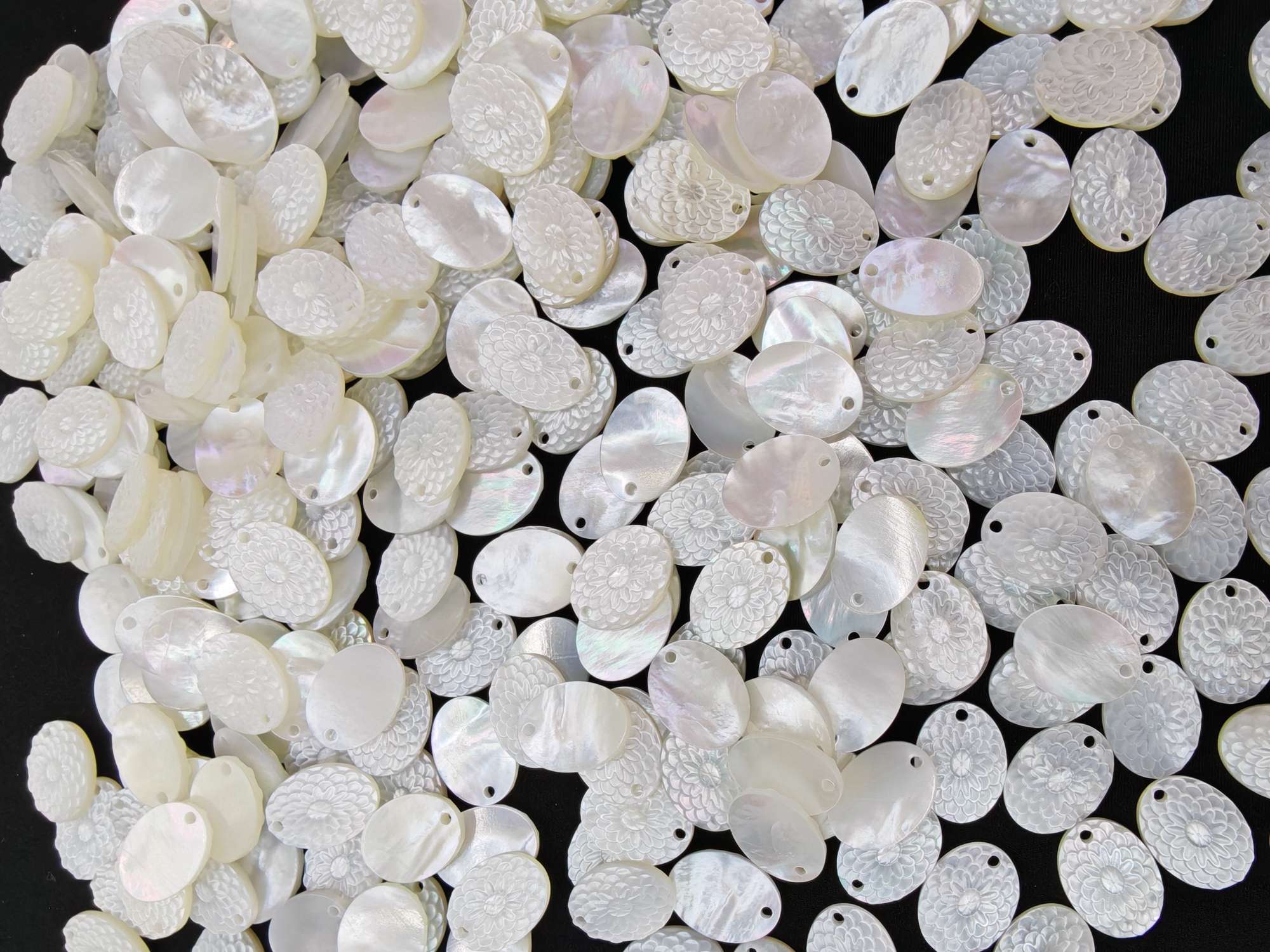 Natural shell DIY accessories, white butterfly shell finely carved accessories, bracelet accessories, necklace accessories detail image 2