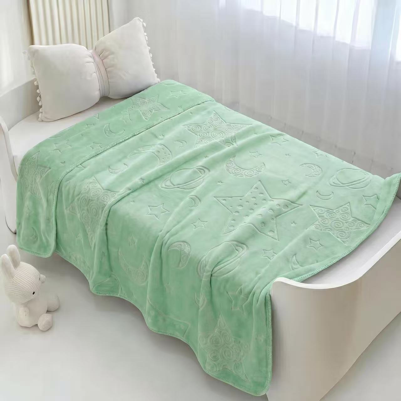Cross-border foreign trade double-layer embossed star and Moon Secret realm cloud blanket, pure pigment embossed blanket, children's sewage ditch edge lock edge blanket Application Scenario
