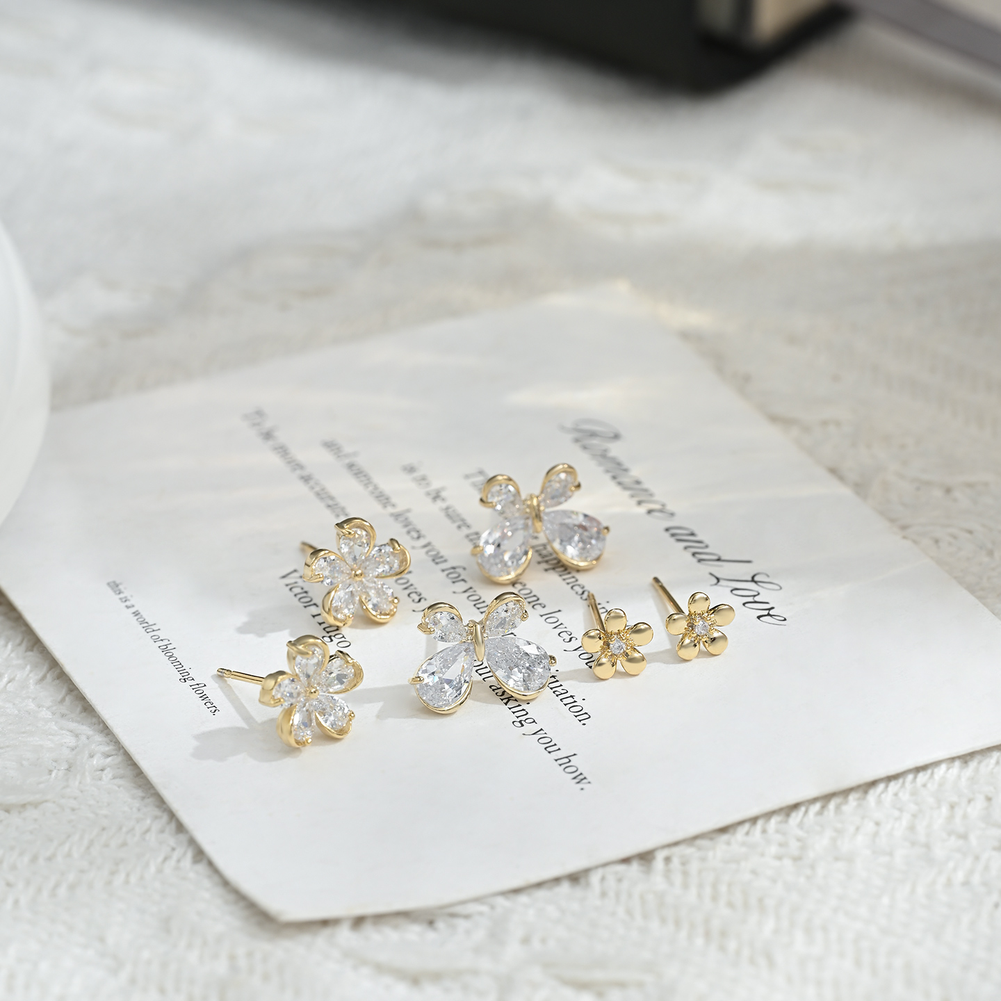 Exquisite and versatile design earrings, fashionable for daily commuting, three pairs of stud earrings per card Specification image