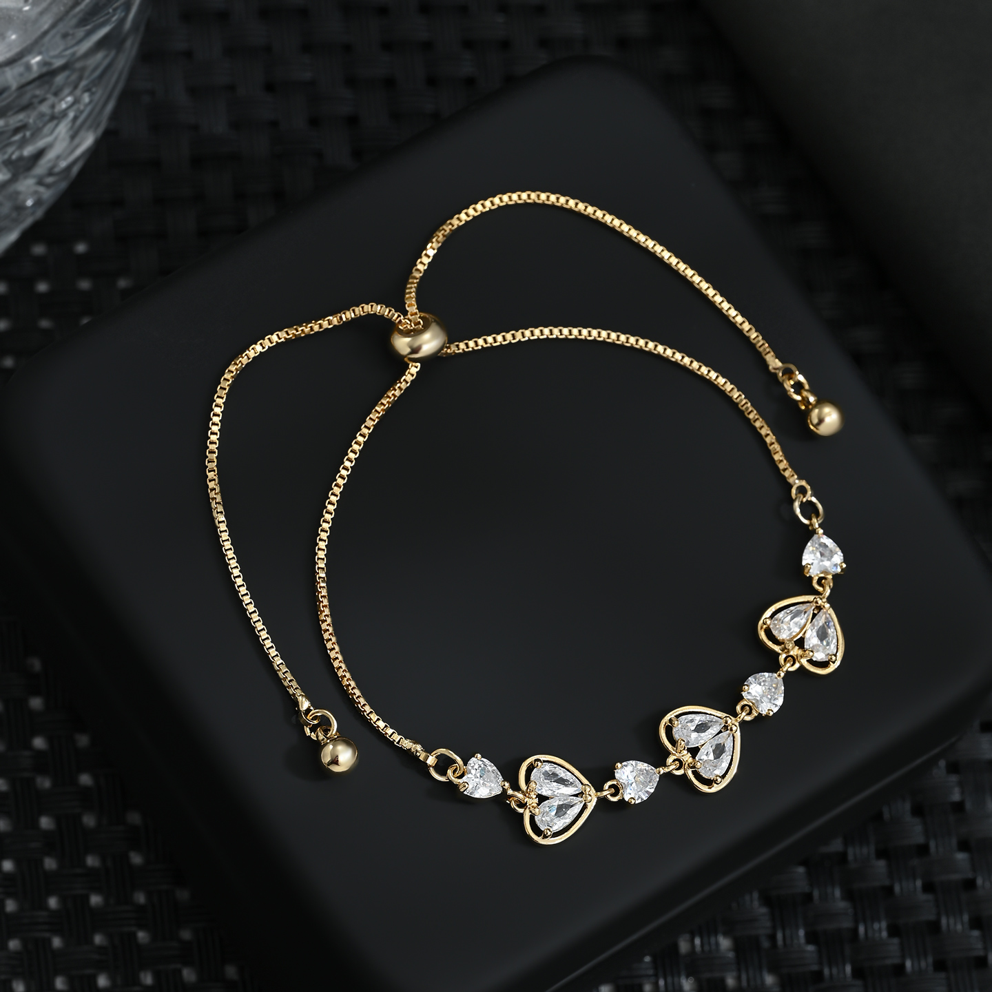 Nueva luz lujo elegante corazón pulsera pulsera extraíble temperamento desgaste accesorios Application Scenario