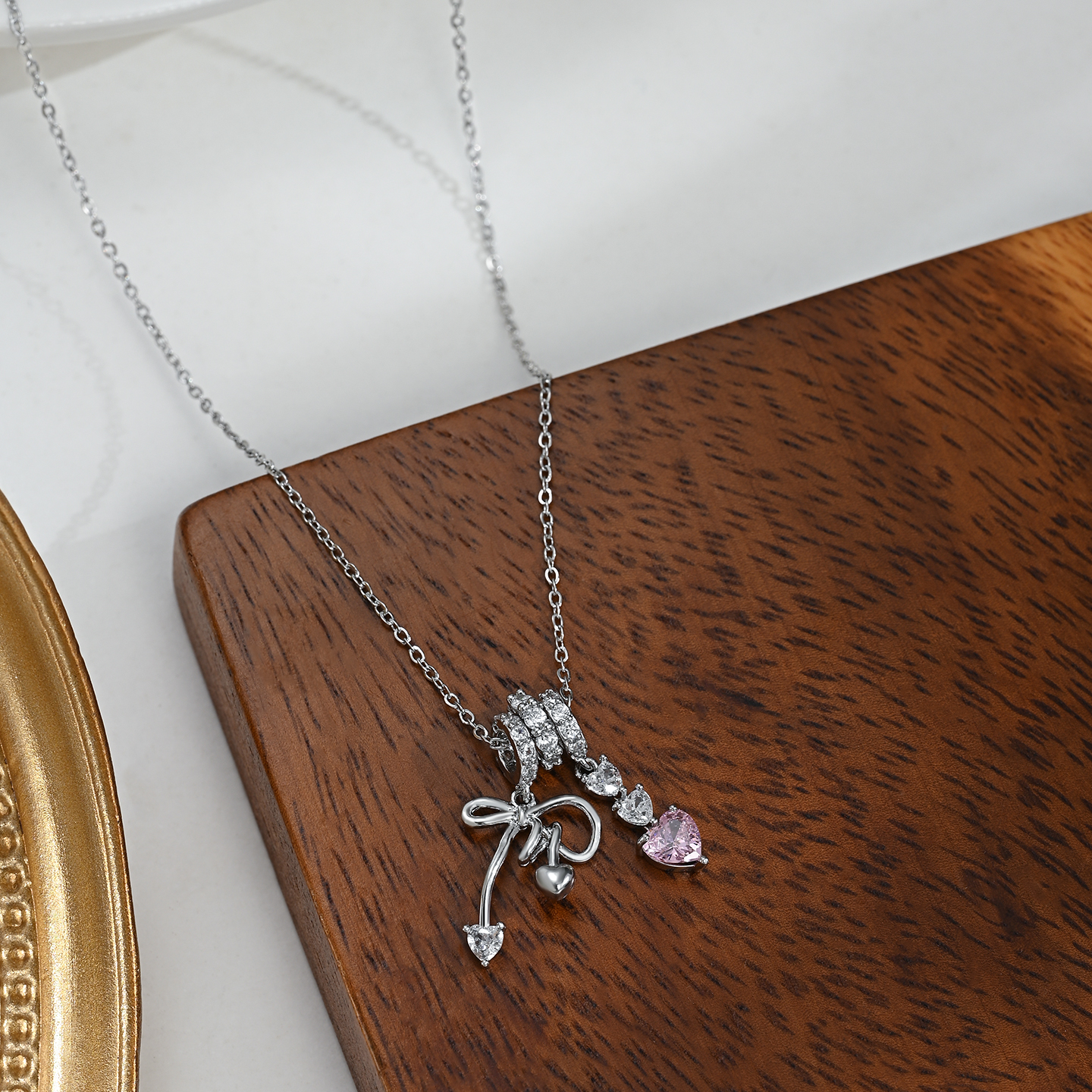 عظم الترقوة المهيج الحسّاسة، قلادة المرأة Specification image