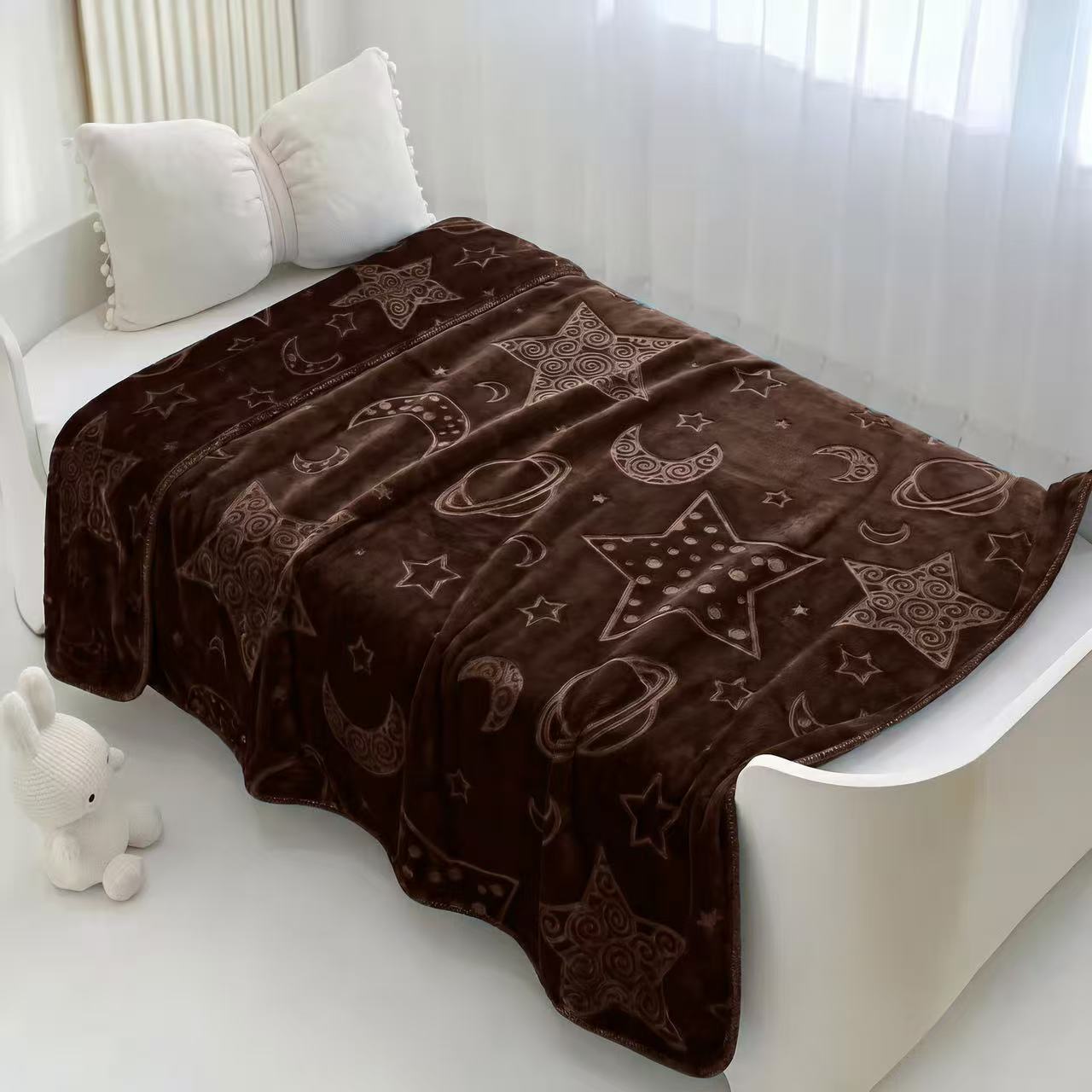 Cross-border foreign trade double-layer embossed star and Moon Secret realm cloud blanket, pure pigment embossed blanket, children's sewage ditch edge lock edge blanket Item Picture