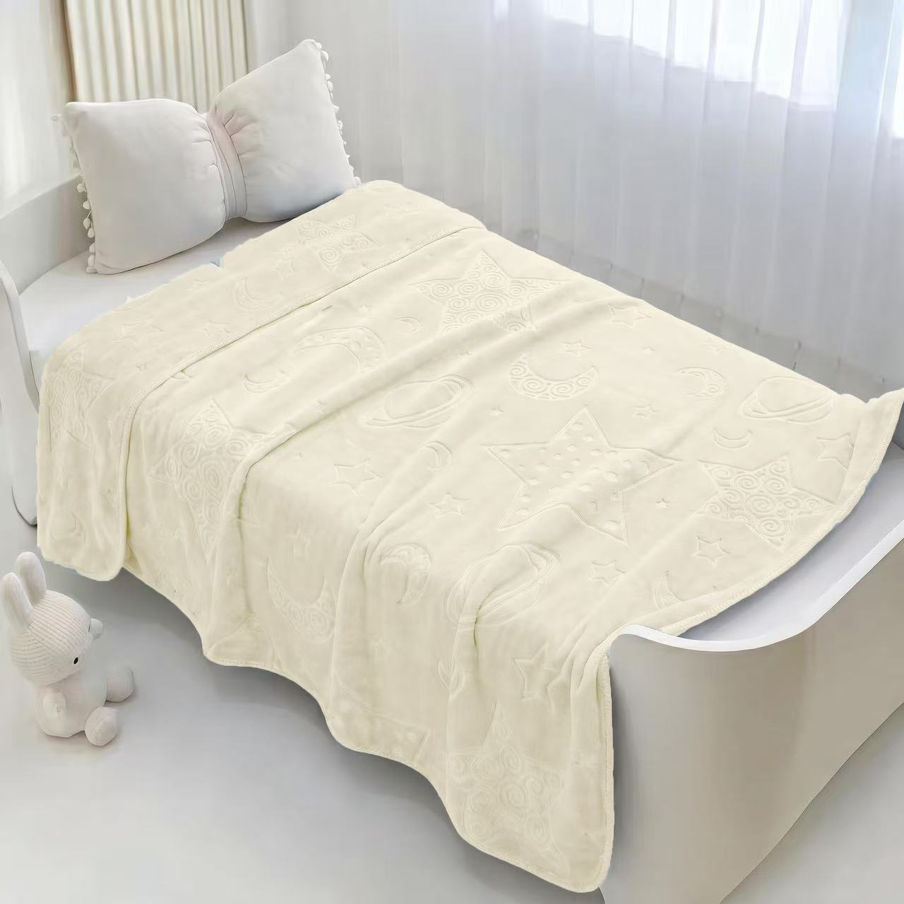 Cross-border foreign trade double-layer embossed star and Moon Secret realm cloud blanket, pure pigment embossed blanket, children's sewage ditch edge lock edge blanket Specification image
