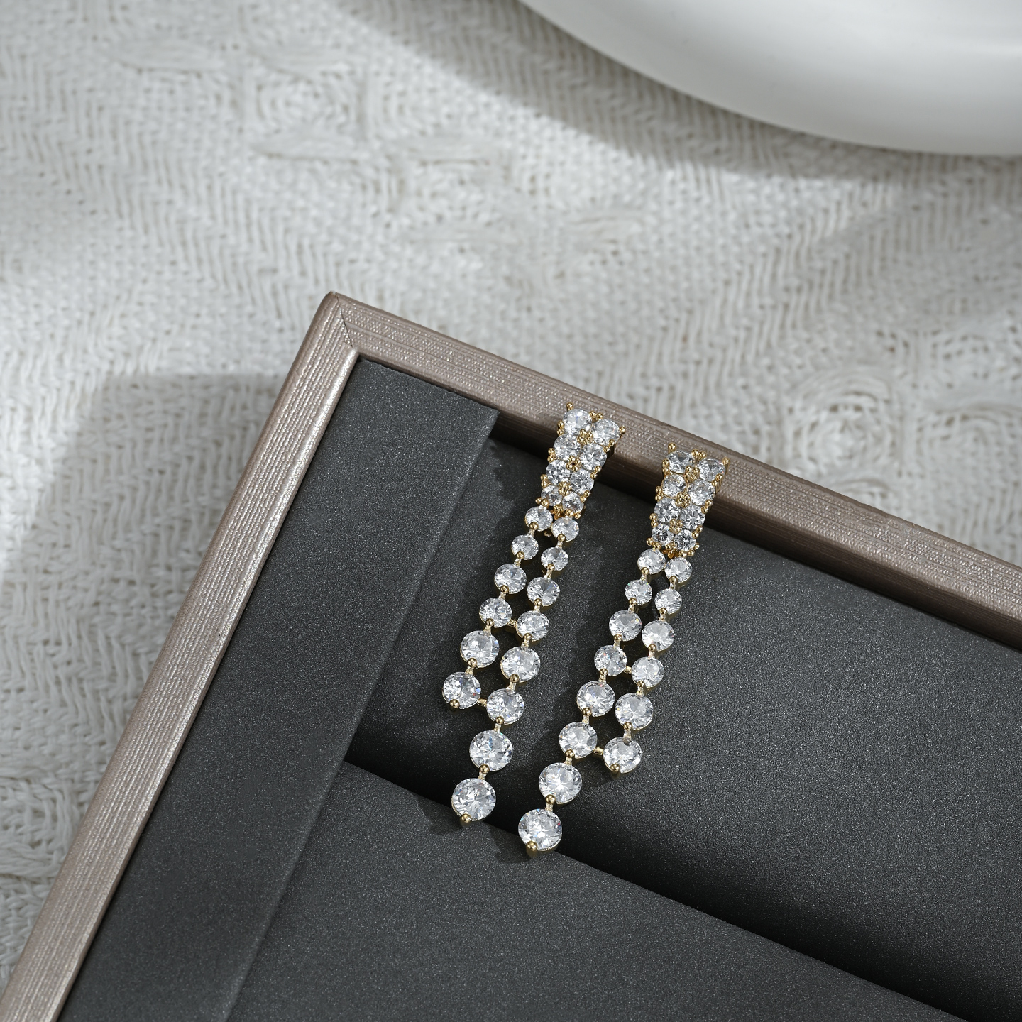 نوع جديد من الأناقة والأناقة Specification image
