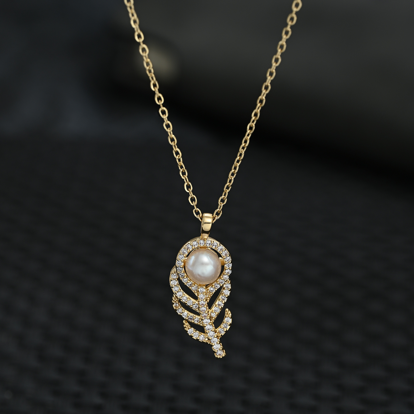 A retro-style romantic and exquisite fishbone atmosphere necklace that is versatile for daily use Specification image