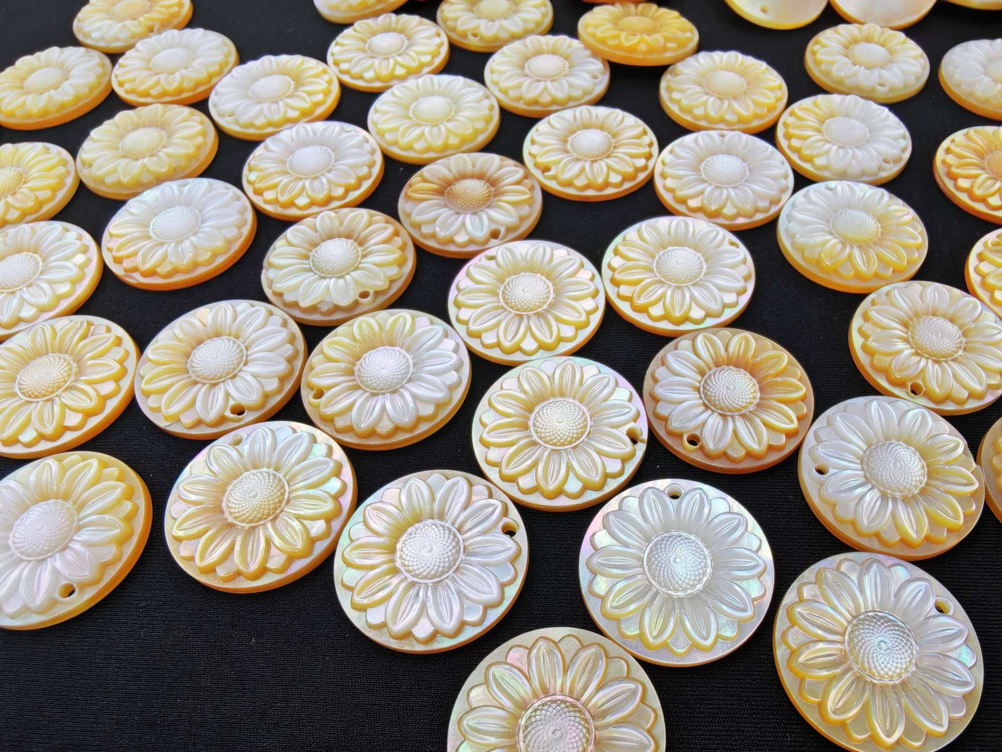 Natural shell yellow butterfly shell carving, sunflower carving, DIY carving accessories, bracelet accessories, pendant, necklace accessories details Picture