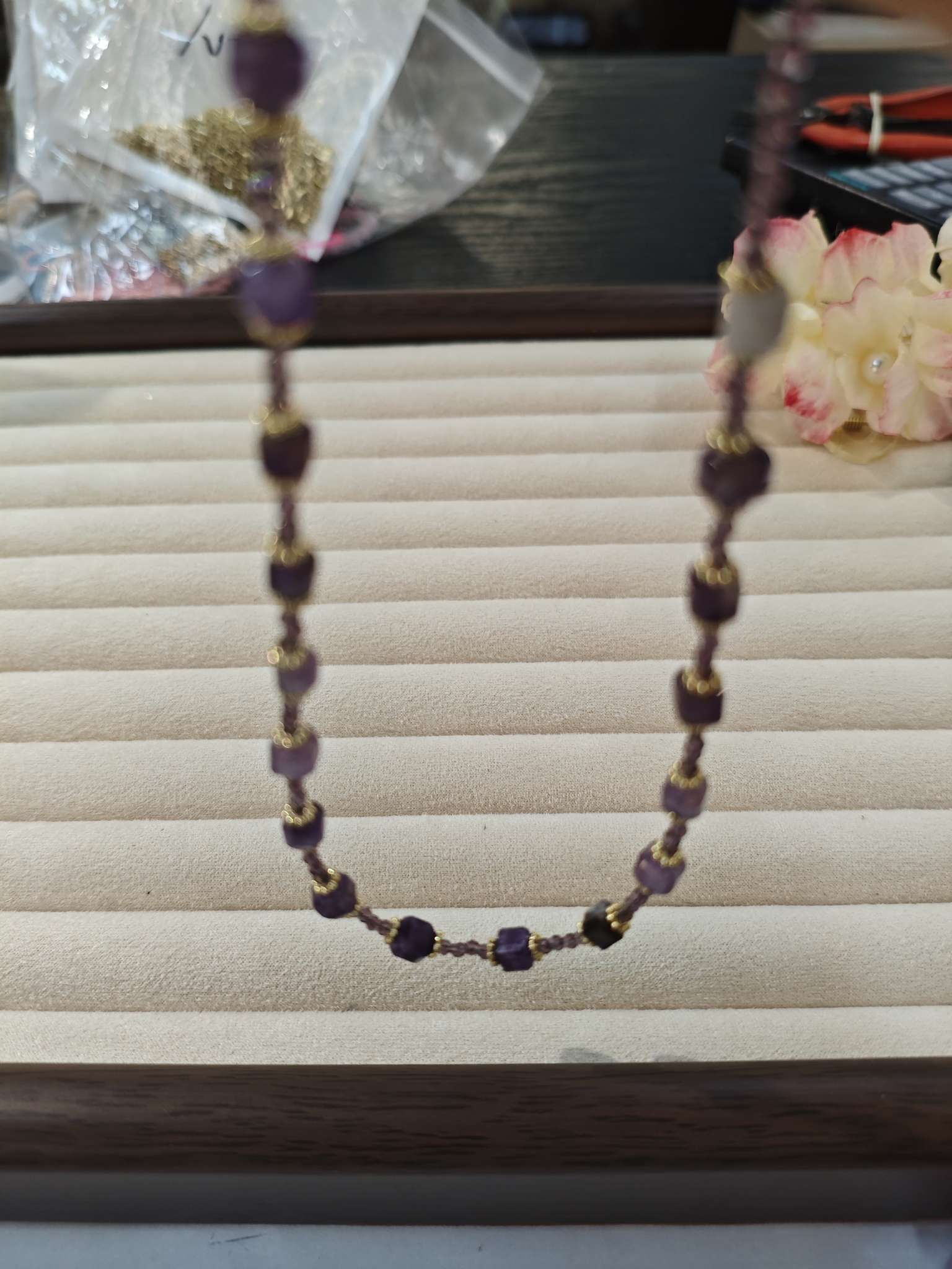 New necklace, a fashionable and elegant amethyst natural stone necklace detail image 3