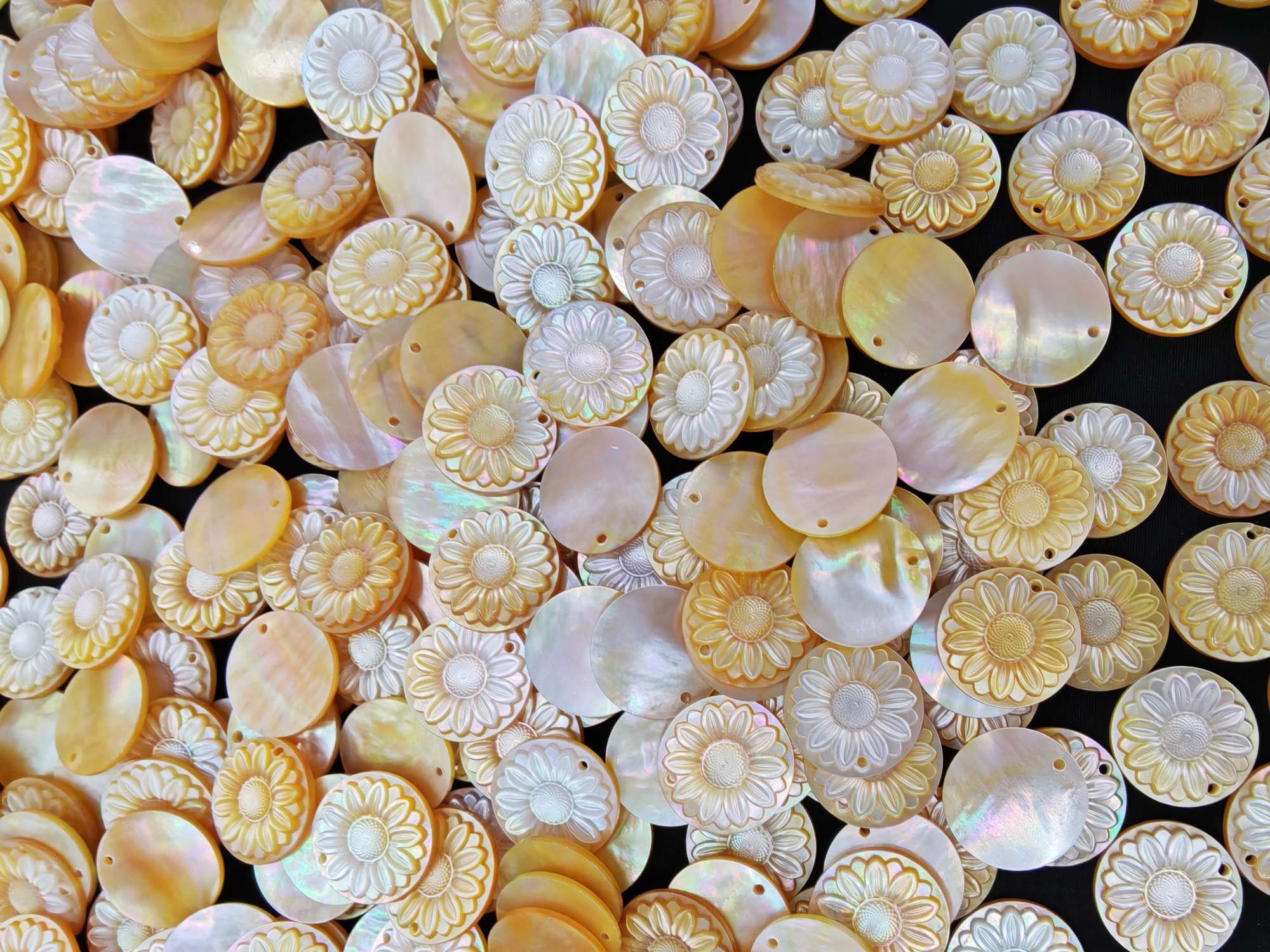 Natural shell yellow butterfly shell carving, sunflower carving, DIY carving accessories, bracelet accessories, pendant, necklace accessories detail image 2