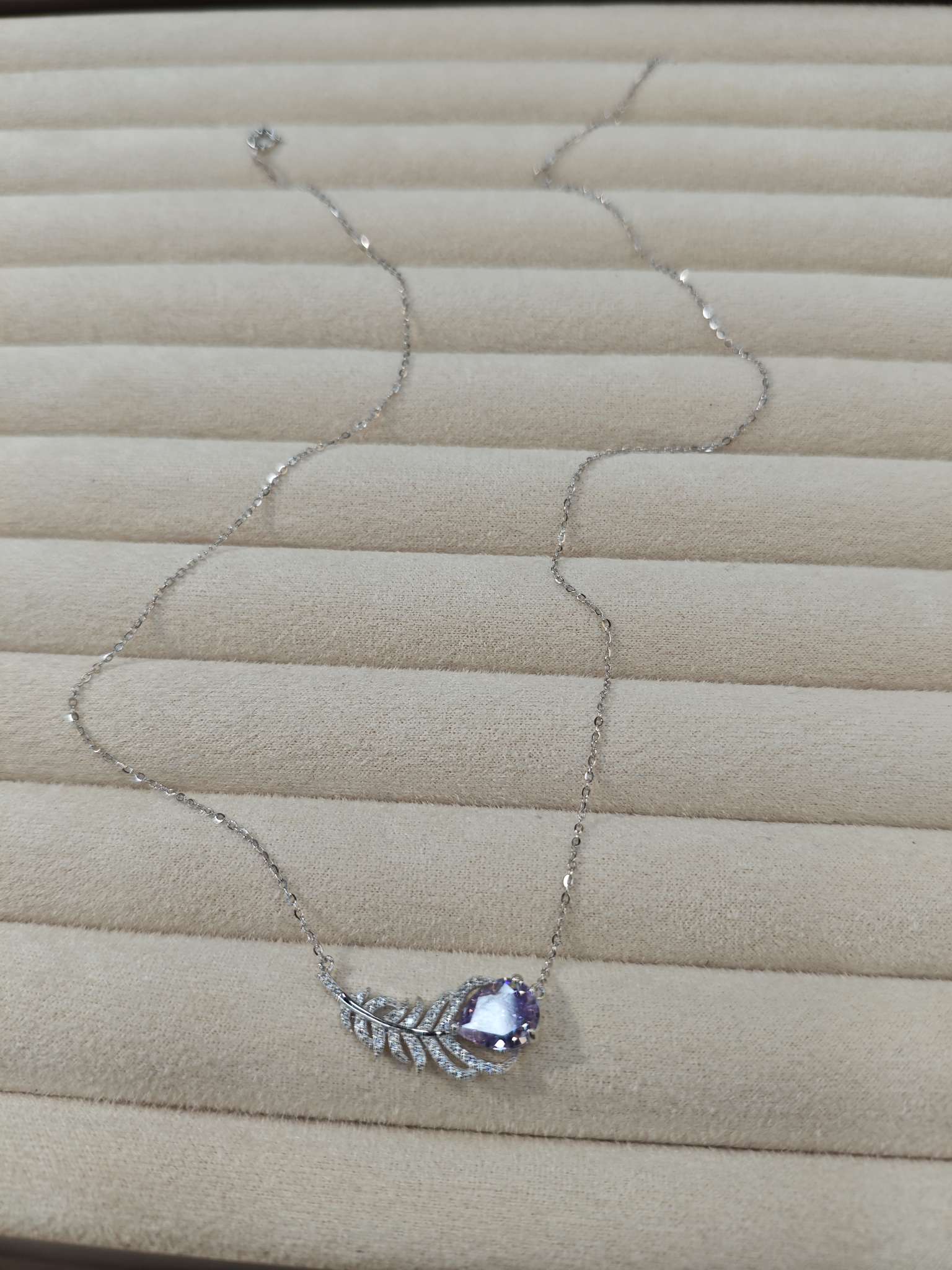 The new silver jewelry necklace is available in two colors, featuring a high-end feather ice flower cut zircon S925 silver necklace detail image 4