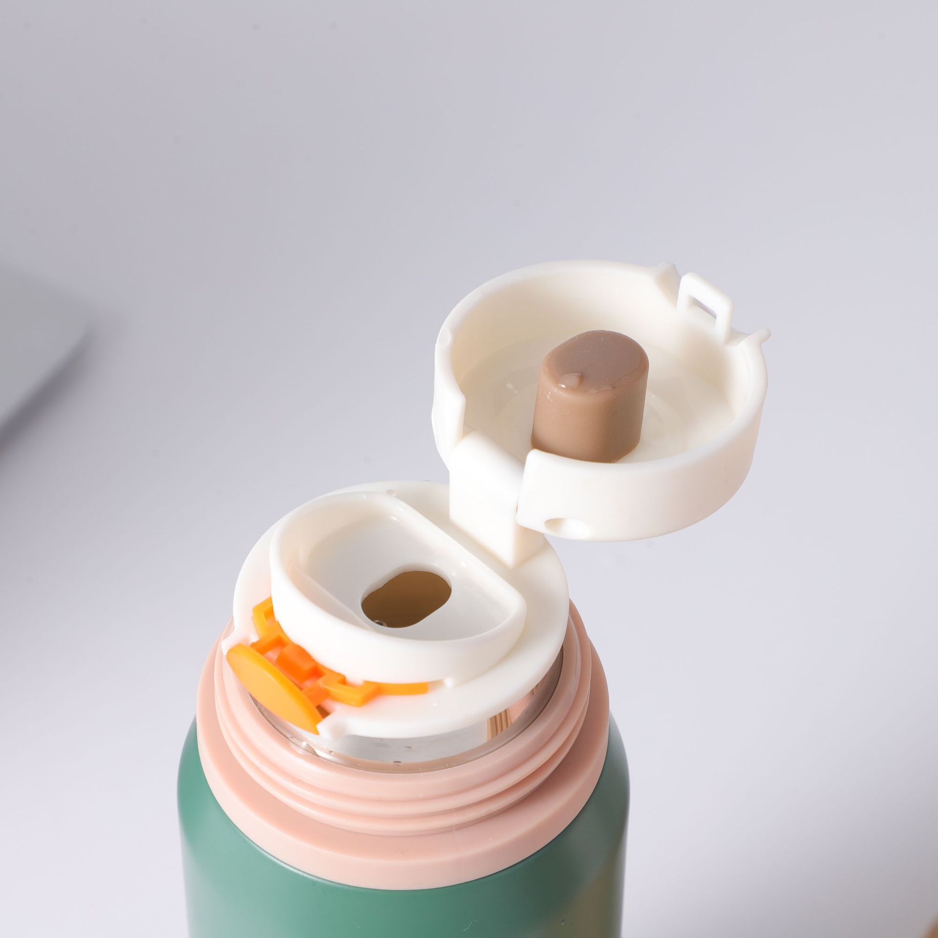 500ml bullet-shaped insulated cup detail image 4