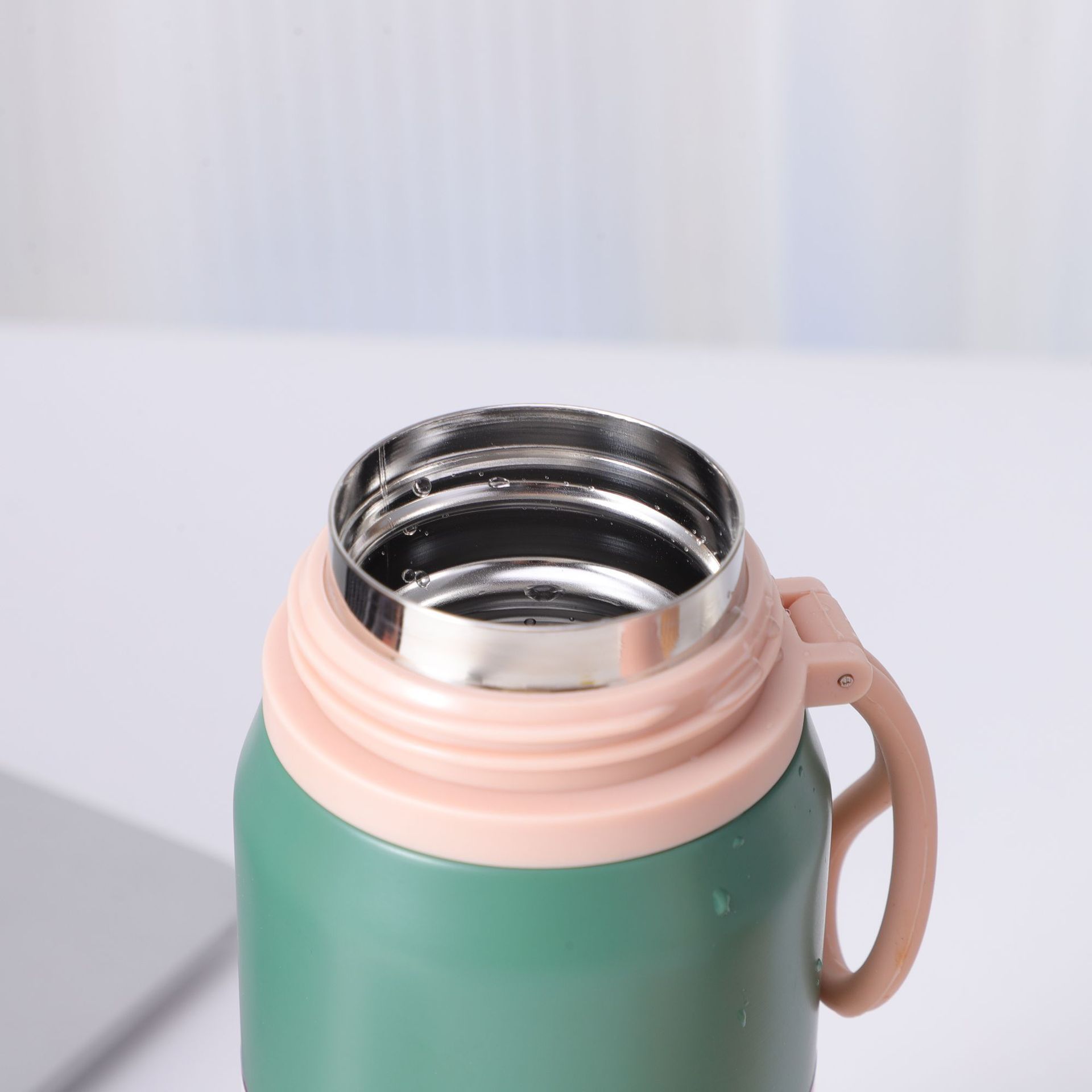 500ml bullet-shaped insulated cup detail image 5