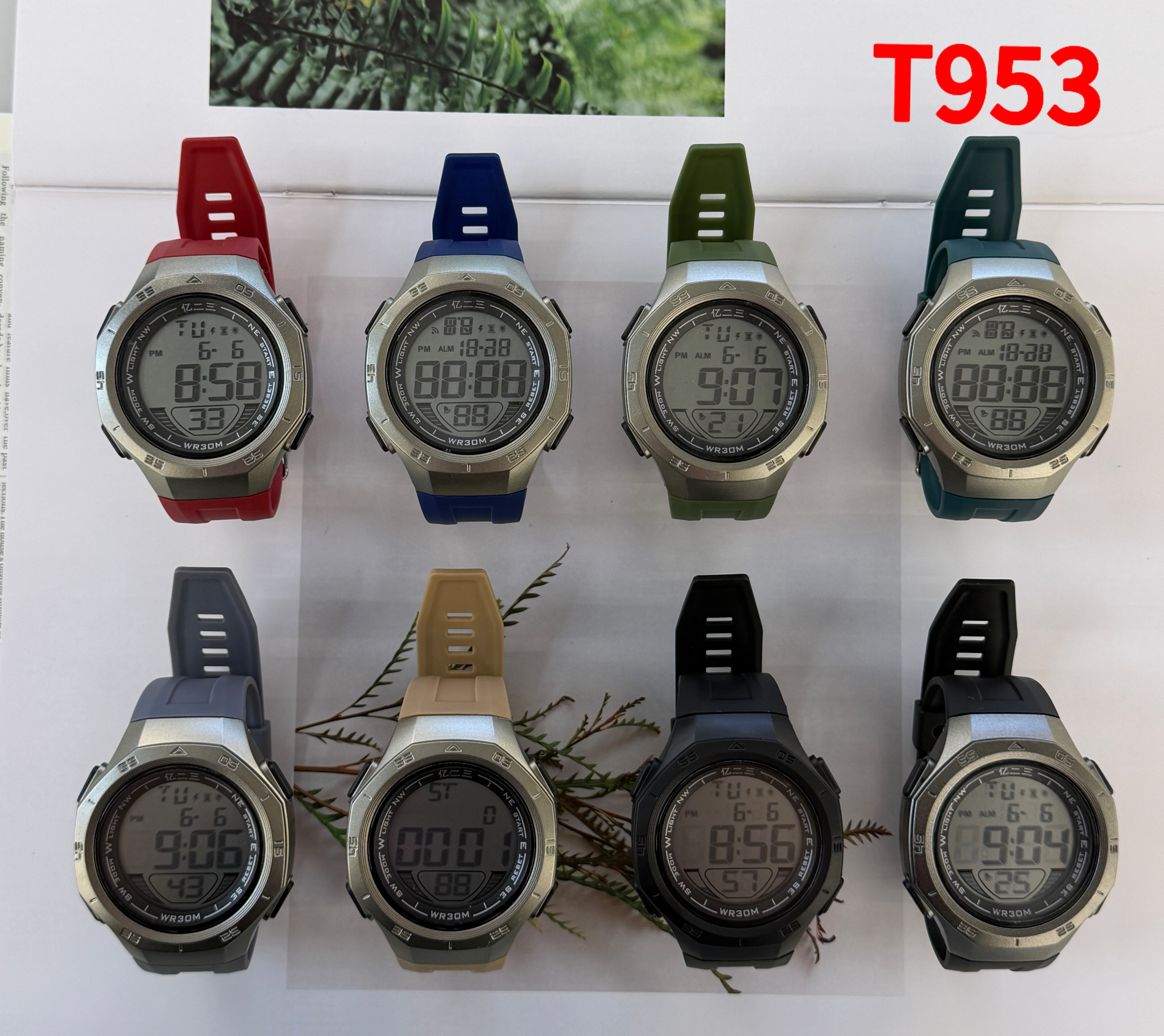 The YITONG basic model electronic watch from YITONG offers high cost performance and durability. It is specially designed for students to wear in class and on a daily basis. The 953 round, colorful, deep water-resistant and luminous sports electronic watch is a trend