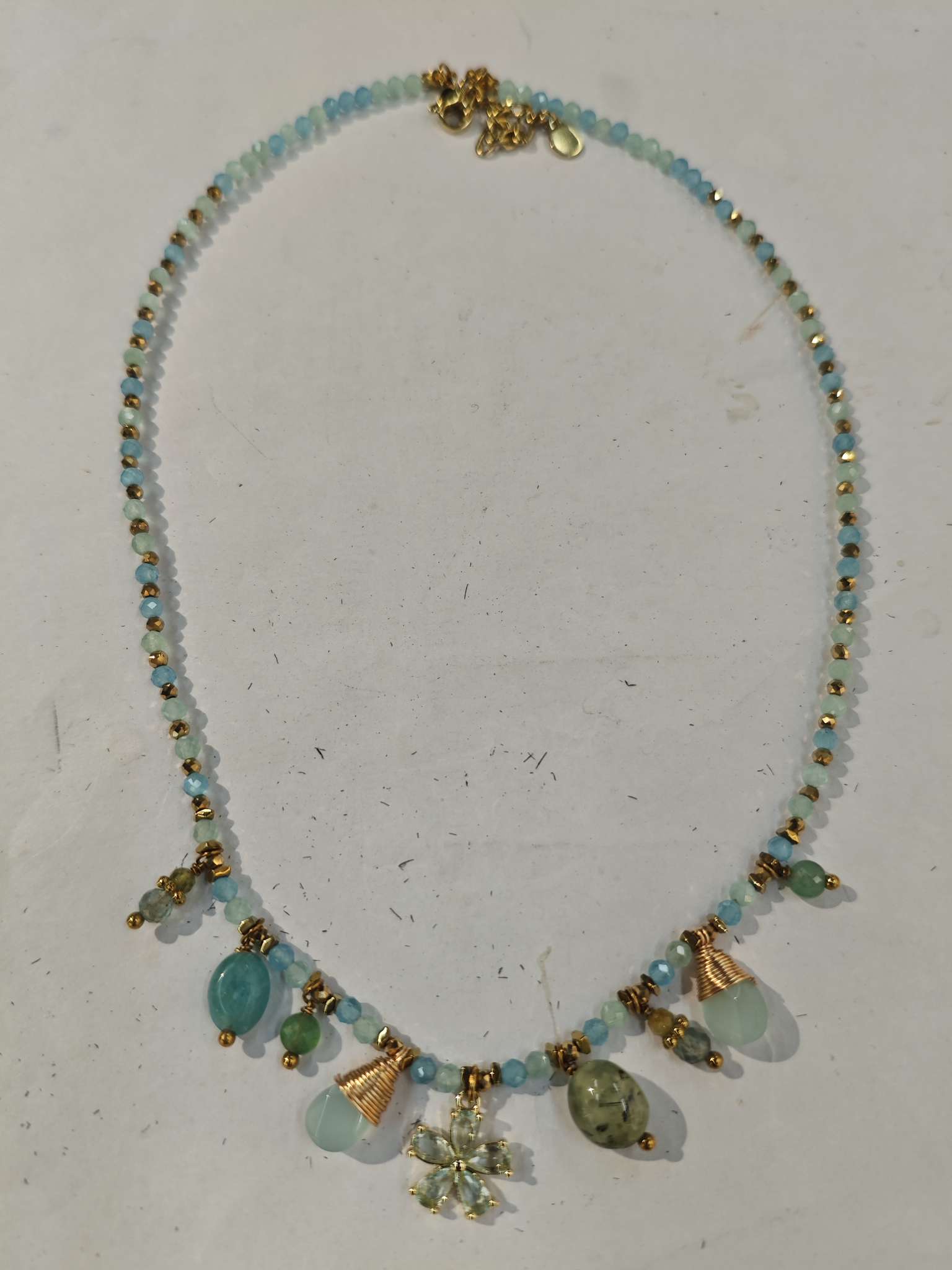 New style jewelry necklace, fashionable and stylish blue natural stone crystal flower handcrafted necklace for export detail image 5