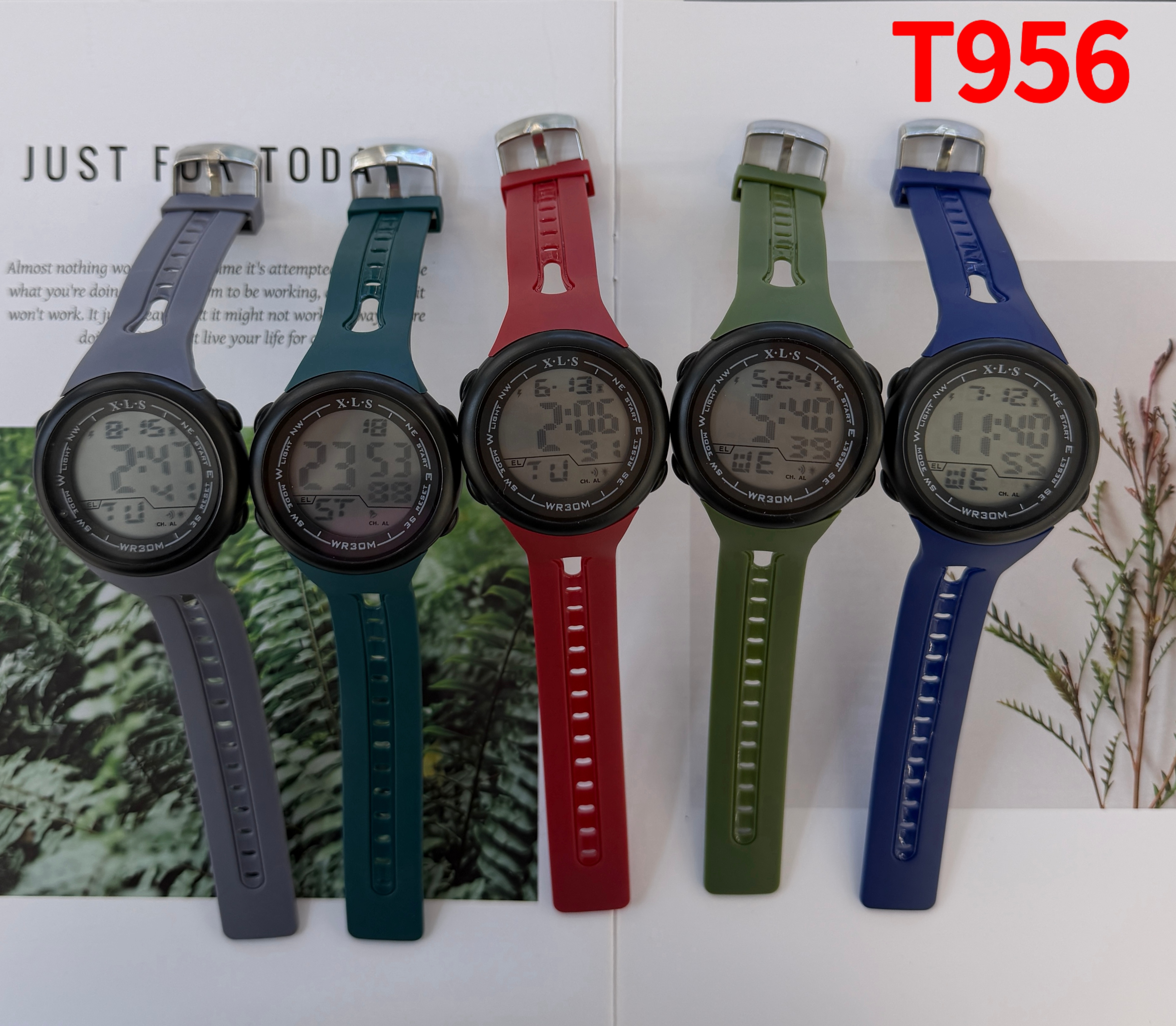 The YITONG basic model electronic watch from YITONG offers high cost performance and durability. It is specially designed for students to wear in class and on a daily basis. The 956 round colored men's and women's deep water-resistant luminous sports electronic watch is a trend Specification image