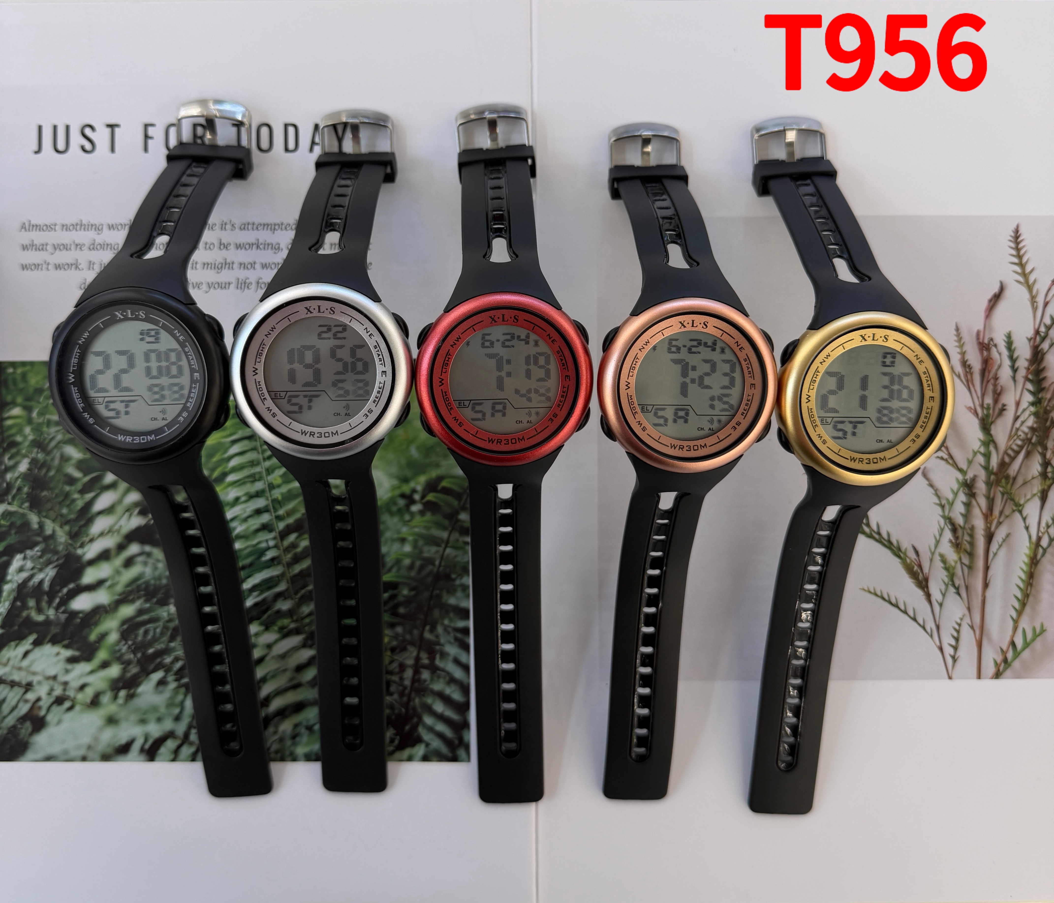 The YITONG basic model electronic watch from YITONG offers high cost performance and durability. It is specially designed for students to wear in class and on a daily basis. The 956 round colored men's and women's deep water-resistant luminous sports electronic watch is a trend details Picture