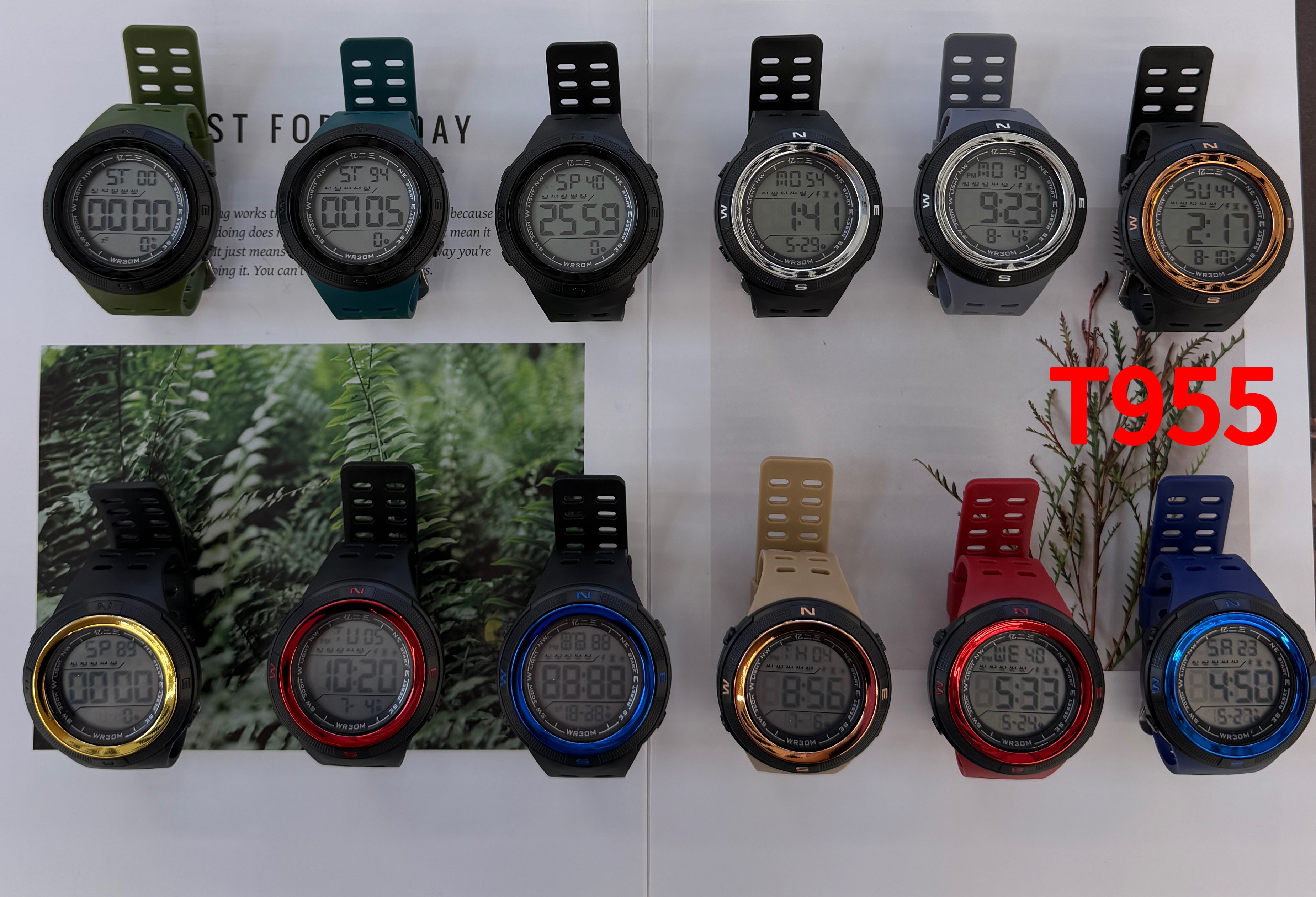 The YITONG basic model electronic watch from YITONG offers high cost performance and durability. It is specially designed for students to wear in class and on a daily basis. The 955 round, colored, deep water-resistant, luminous sports electronic watch is a trend