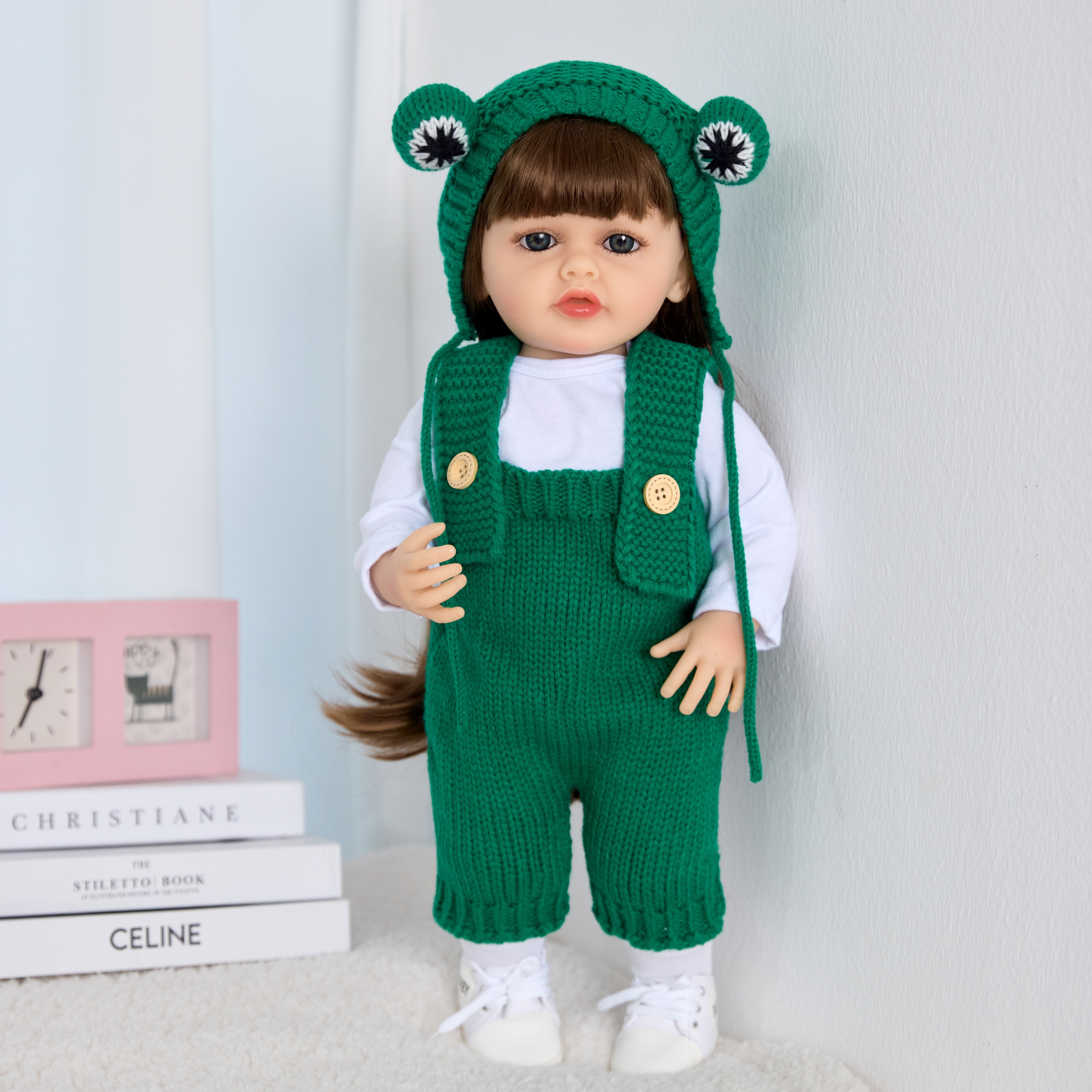 The 55-centimeter long-haired girl doll of the reborn baby, a washable simulation companion toy, is selling well across borders Application Scenario