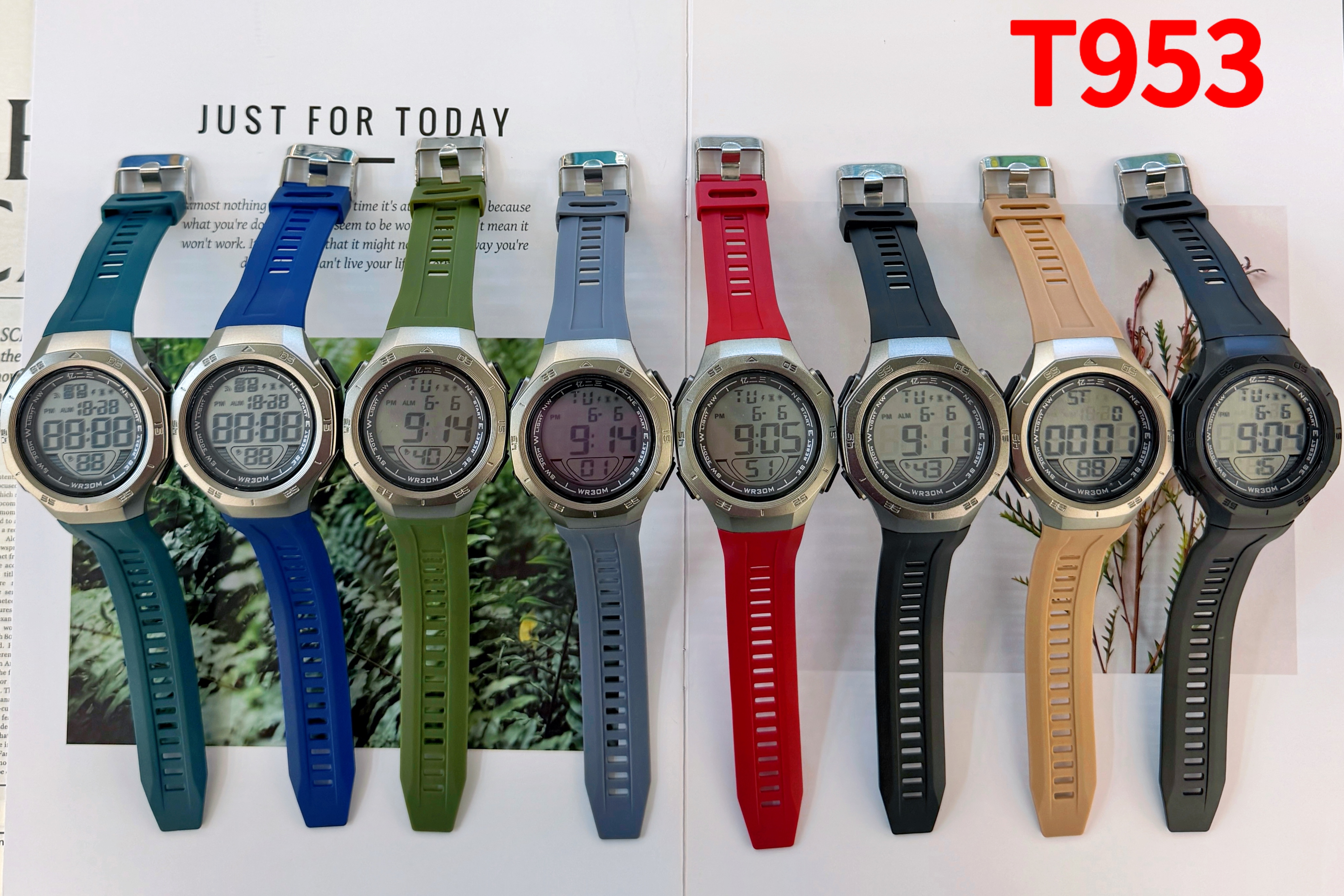 The YITONG basic model electronic watch from YITONG offers high cost performance and durability. It is specially designed for students to wear in class and on a daily basis. The 953 round, colorful, deep water-resistant and luminous sports electronic watch is a trend details Picture