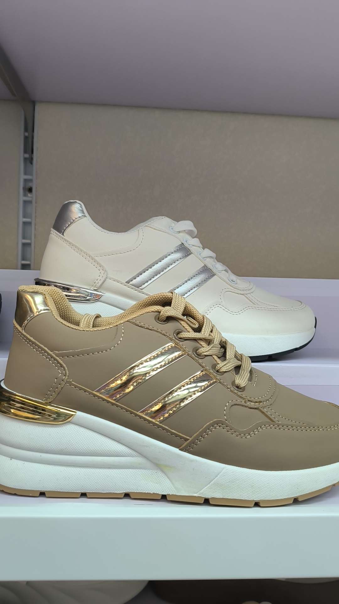 Thick-soled fashionable women's shoes