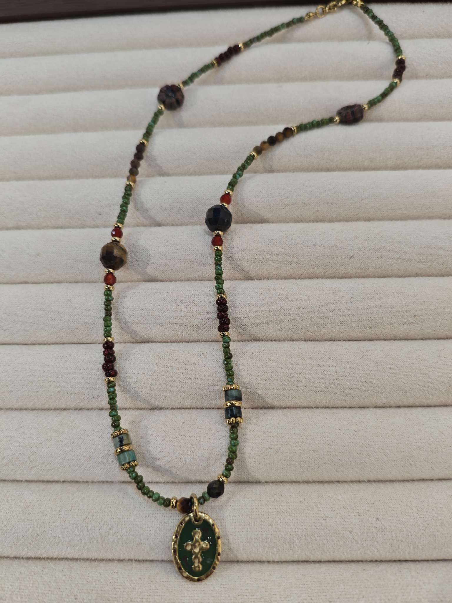 New style jewelry necklace, tiger's eye + Czech pearl cross stainless steel necklace Application Scenario
