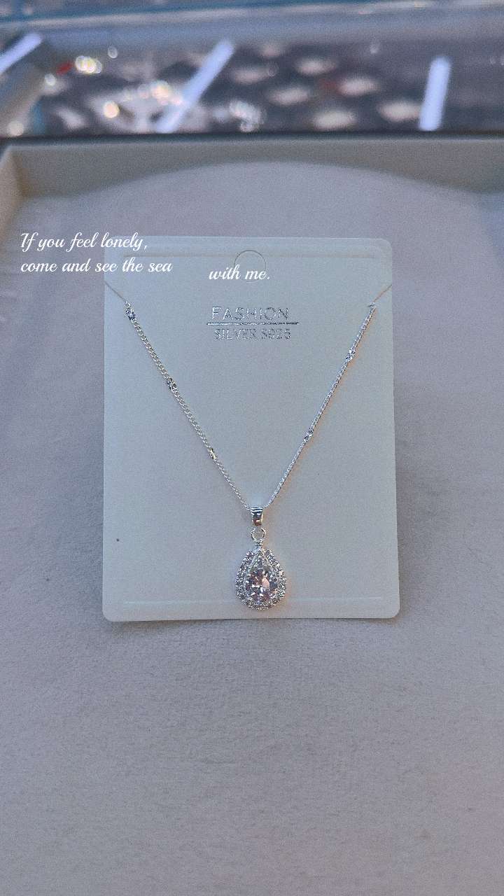 Серебряная цепочка, дама с короткой стрижкой, из коллекции "100 лучших" 925 серебряных украшений