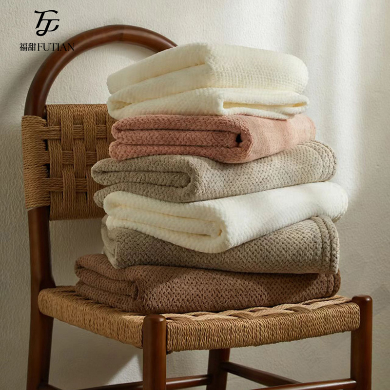 Teak bath towels, coral fleece absorbent high-end towel gift box, souvenir, dry hair hat set, company group purchase gifts Application Scenario